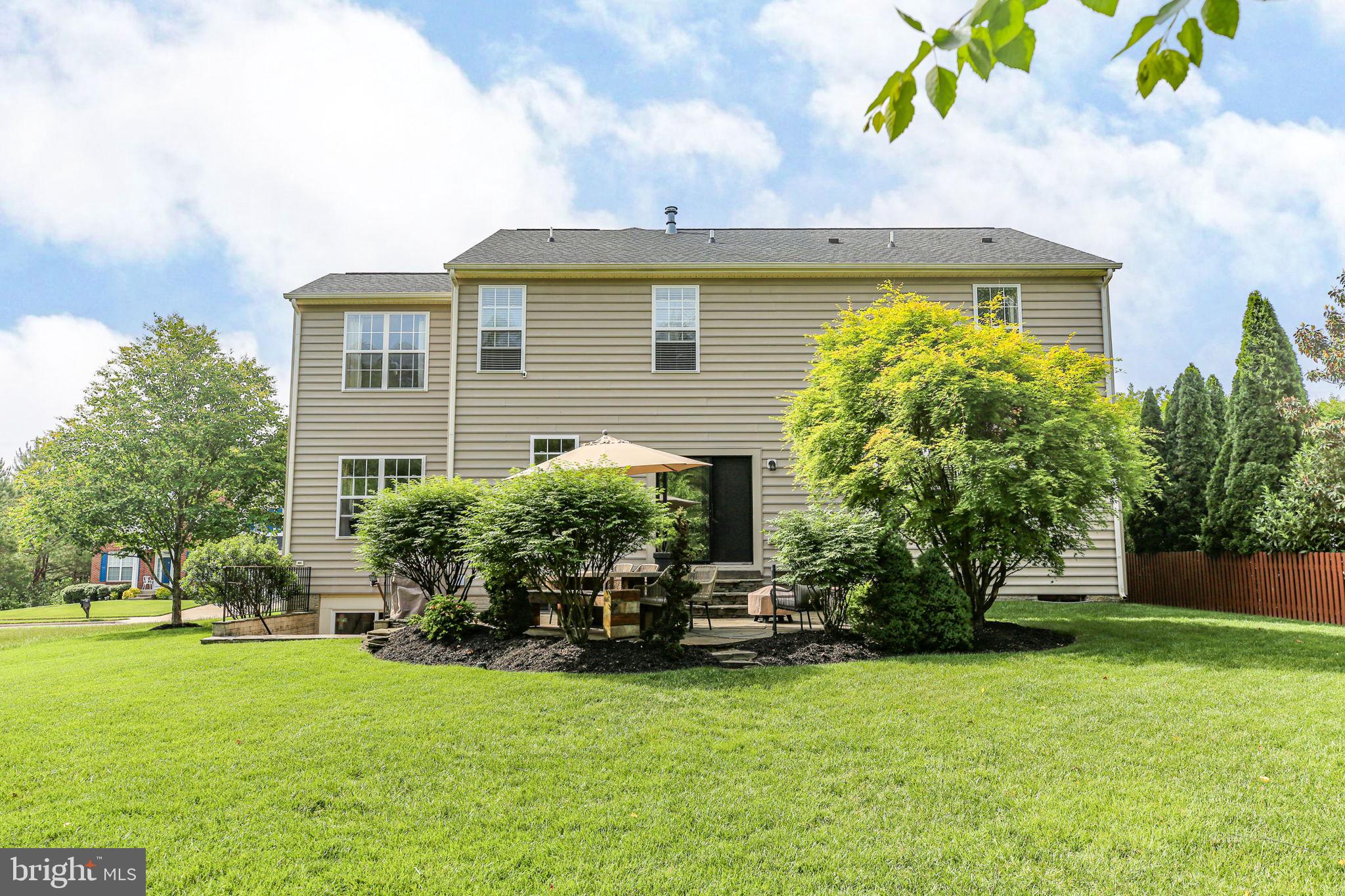 9402 LAUREL OAK DRIVE