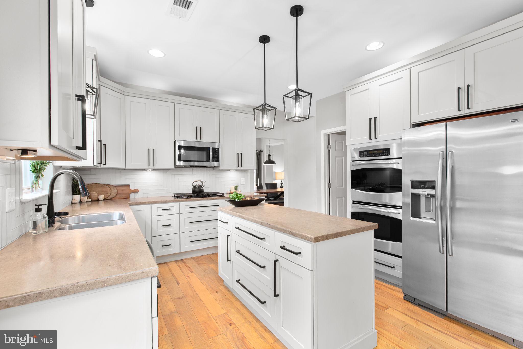 9402 LAUREL OAK DRIVE