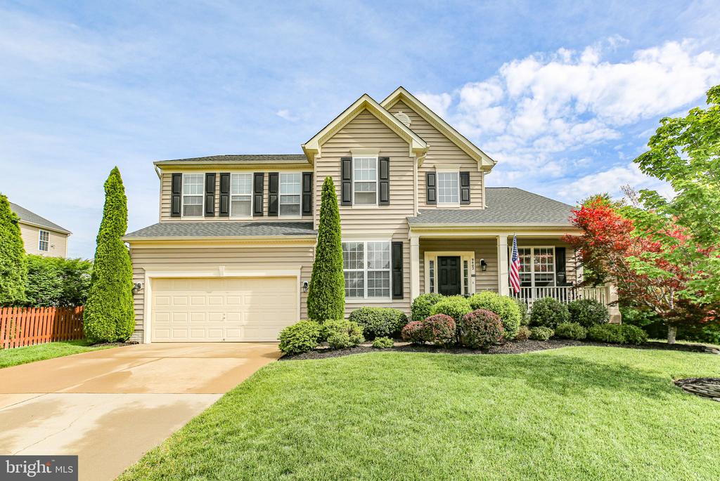 9402 LAUREL OAK DRIVE