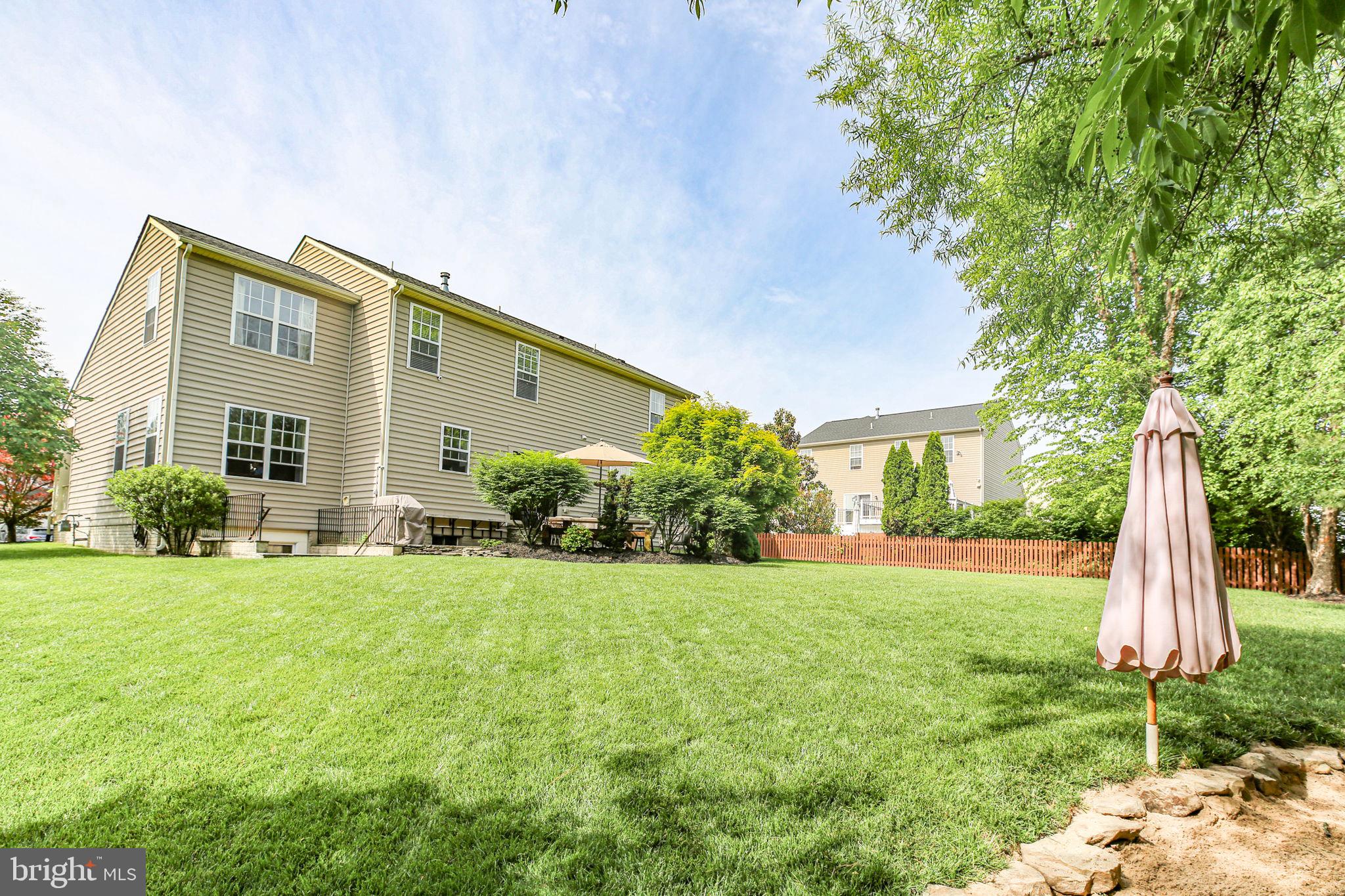 9402 LAUREL OAK DRIVE