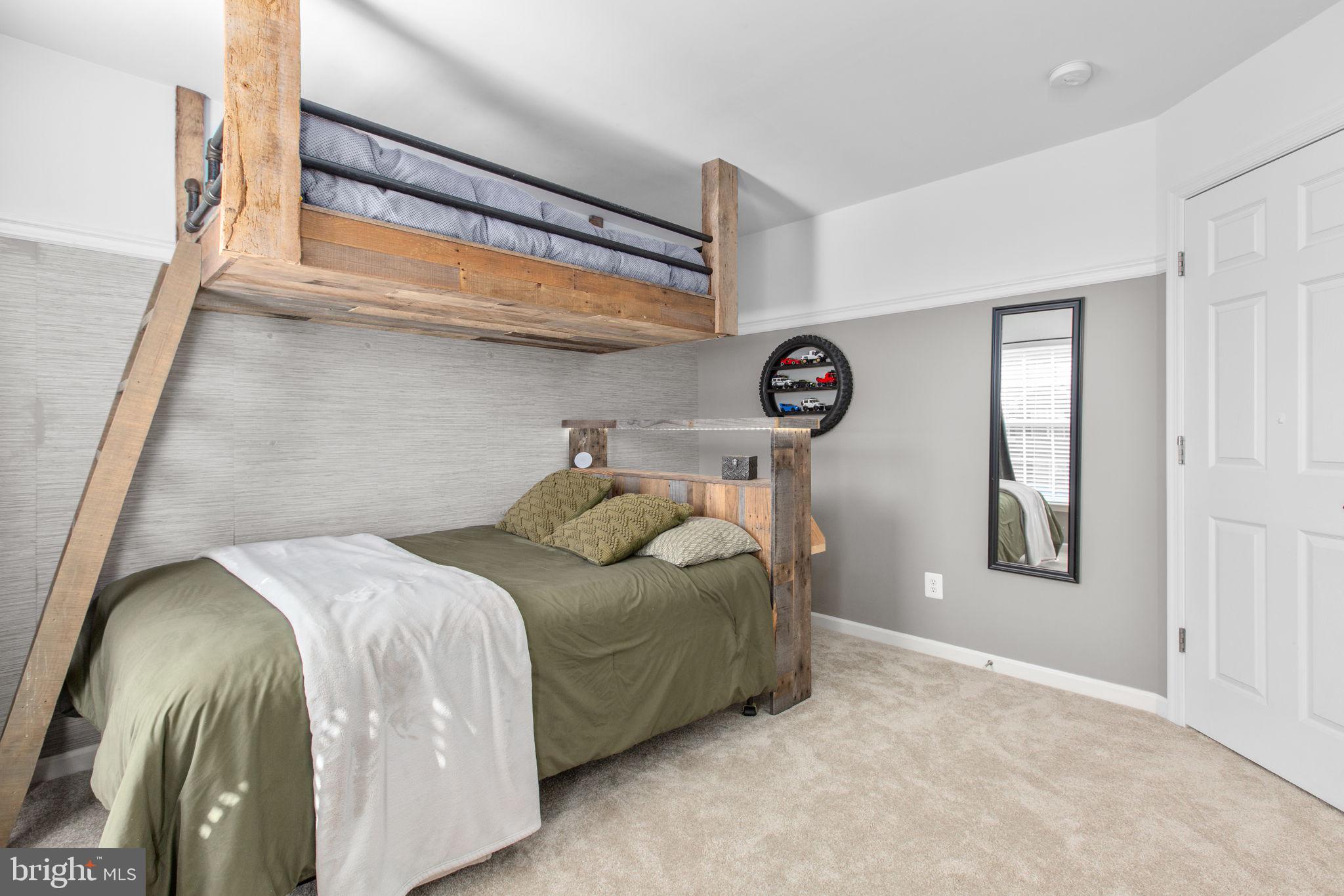 9402 LAUREL OAK DRIVE