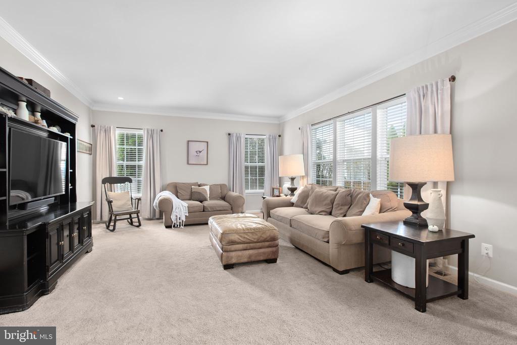 9402 LAUREL OAK DRIVE