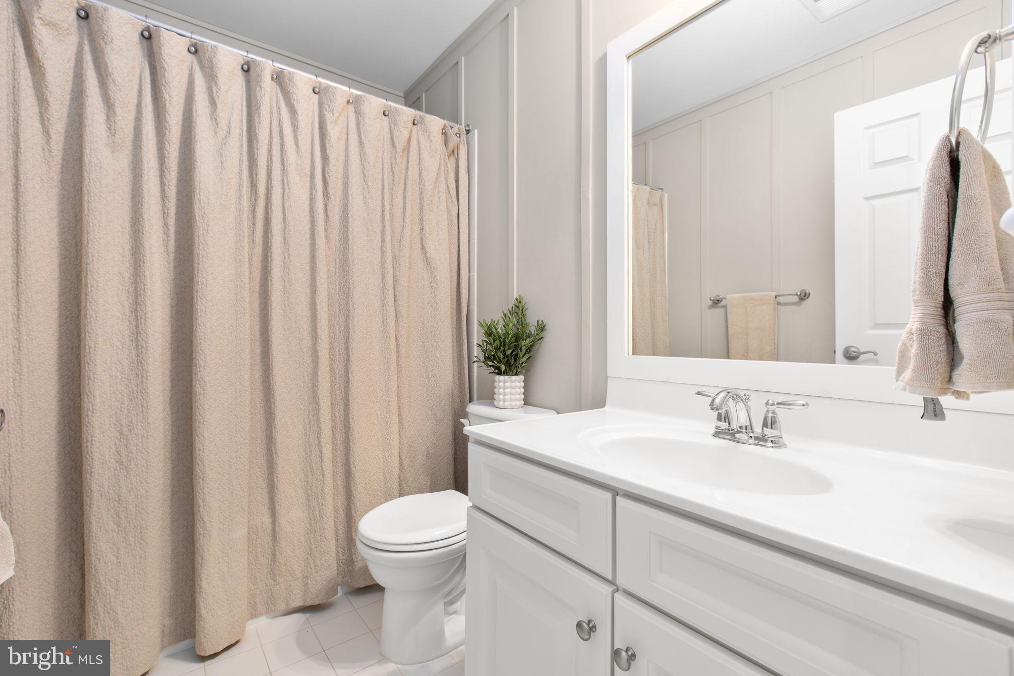 9402 LAUREL OAK DRIVE