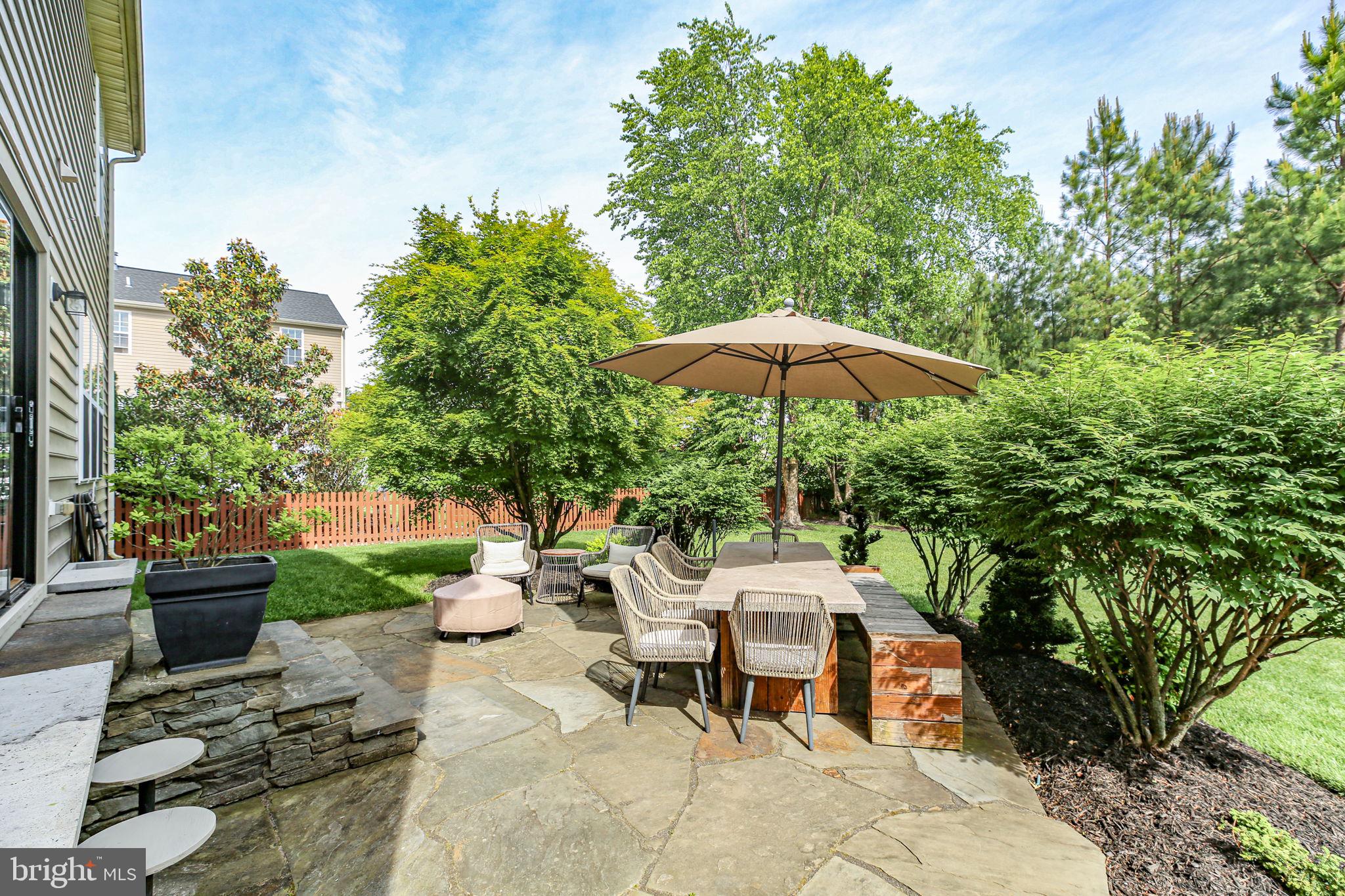 9402 LAUREL OAK DRIVE