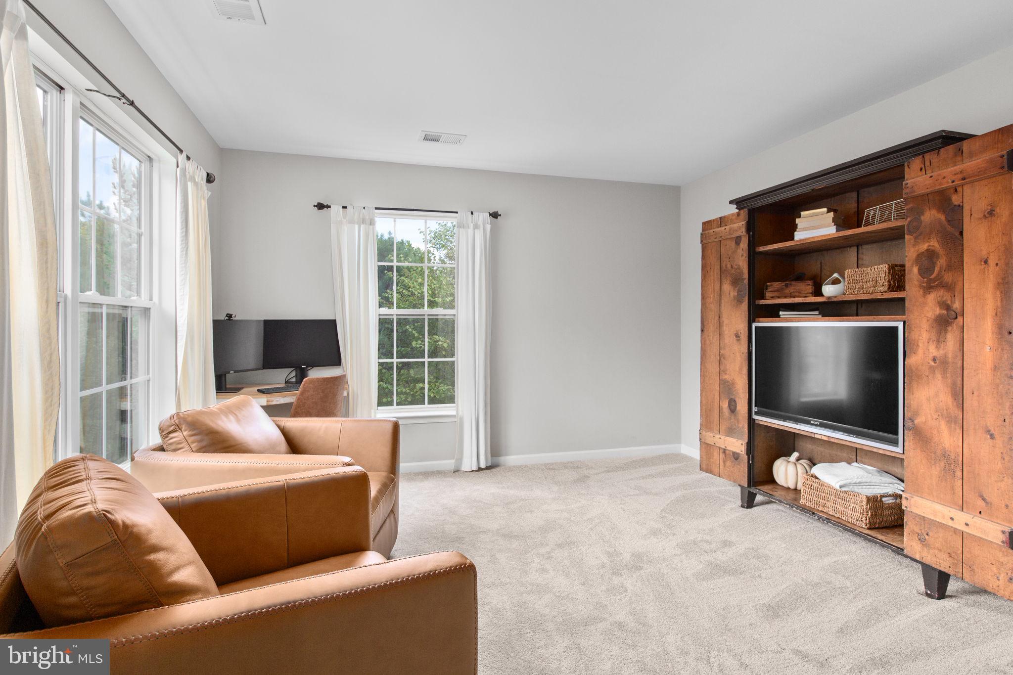 9402 LAUREL OAK DRIVE