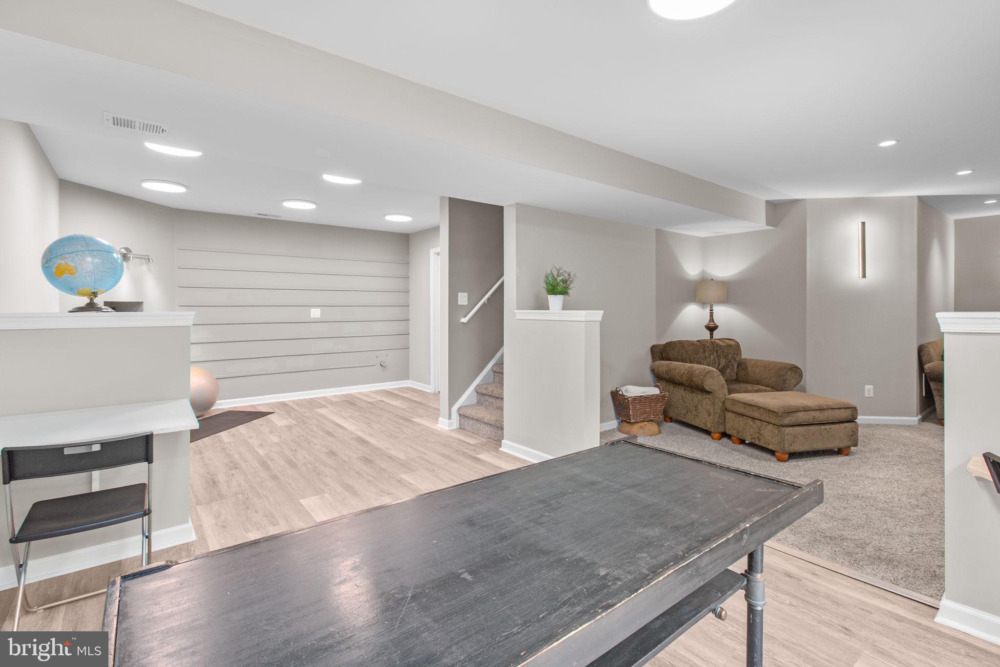9402 LAUREL OAK DRIVE