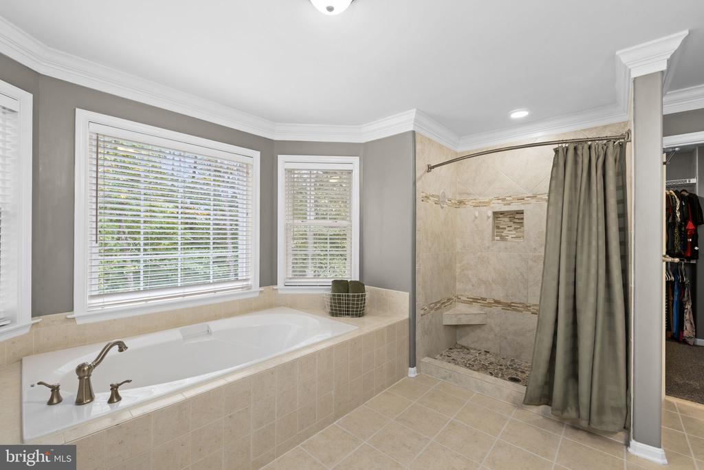 10704 WHISPERING WAY
