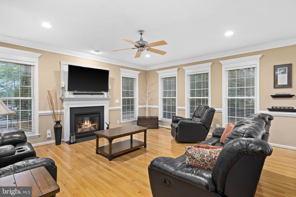 10704 WHISPERING WAY