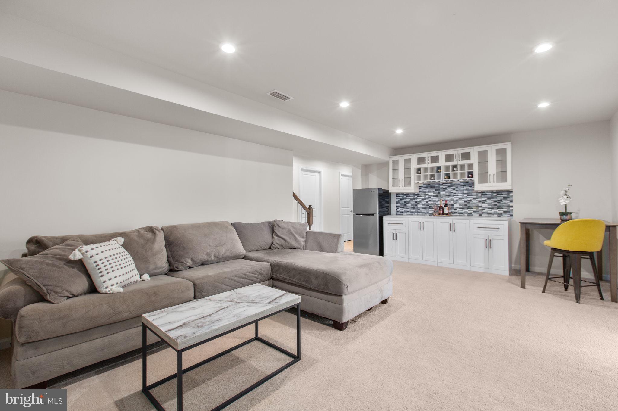 9405 WINTERCHASE COURT