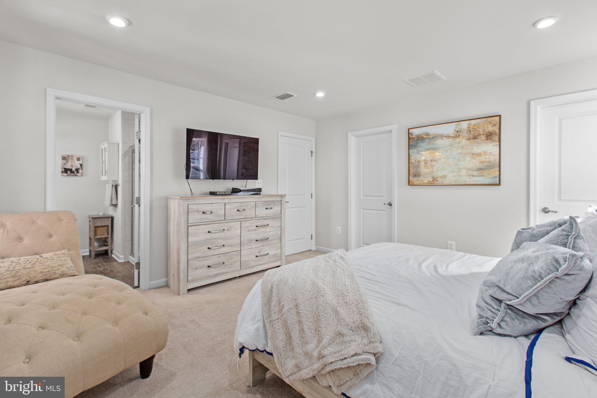 9405 WINTERCHASE COURT