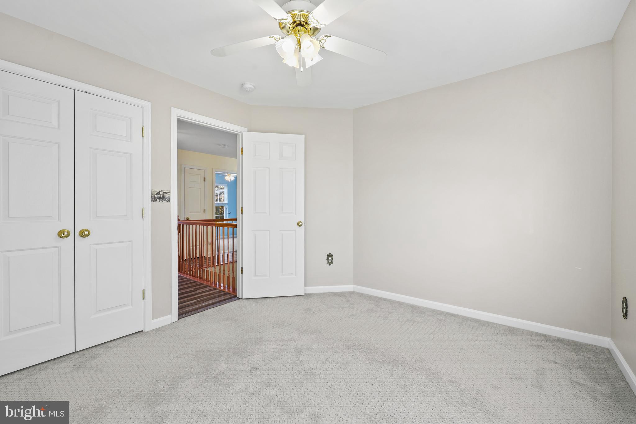 6803 ROBNEL COURT