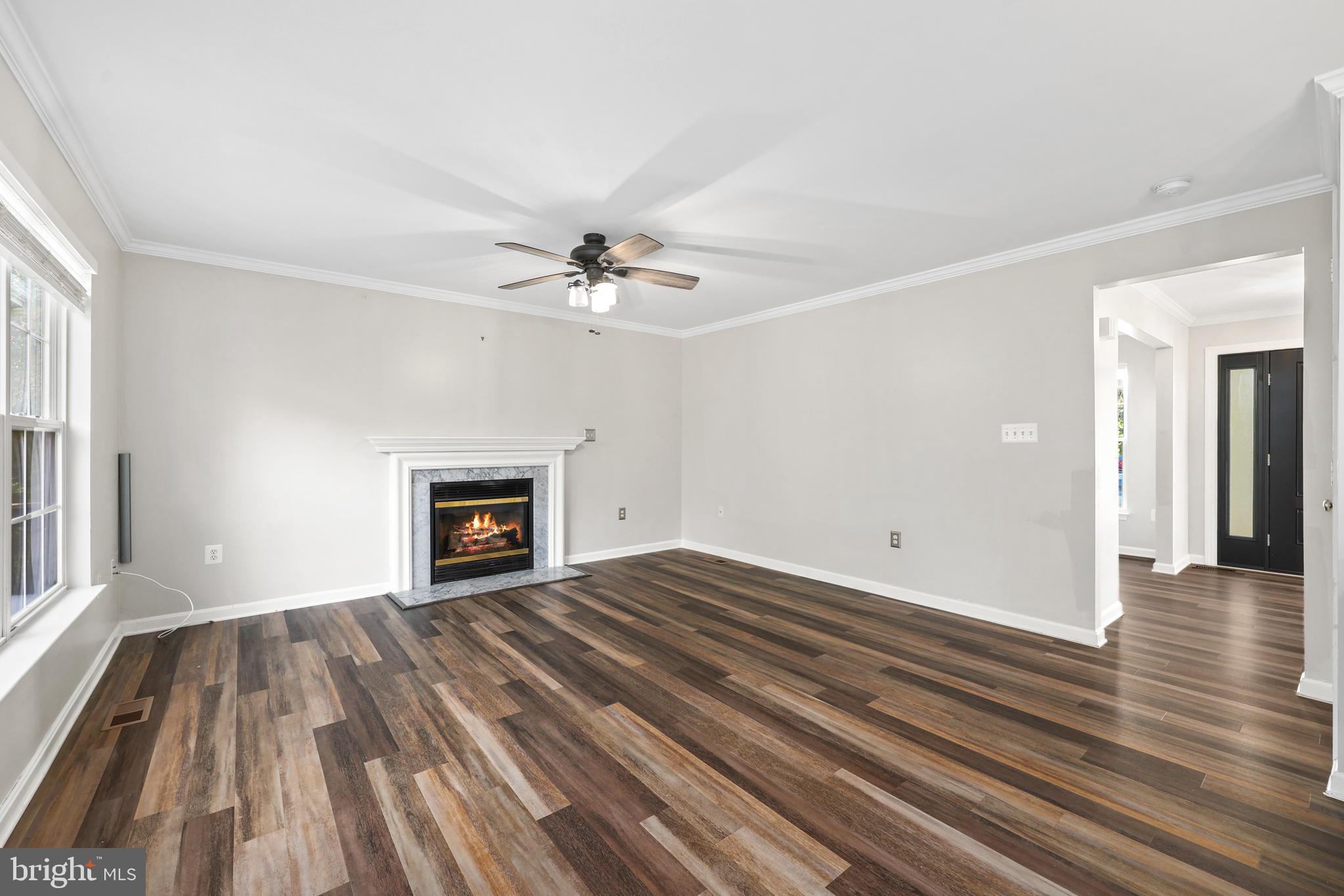 6803 ROBNEL COURT
