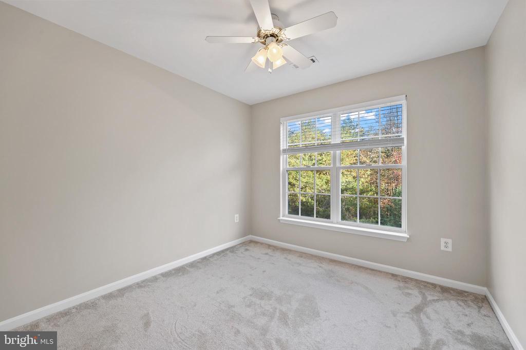 6803 ROBNEL COURT