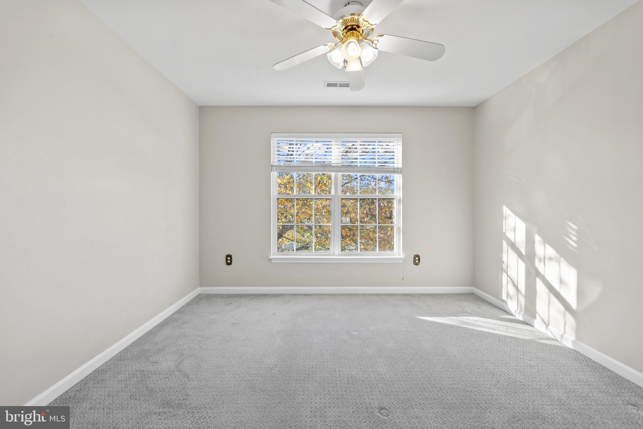 6803 ROBNEL COURT