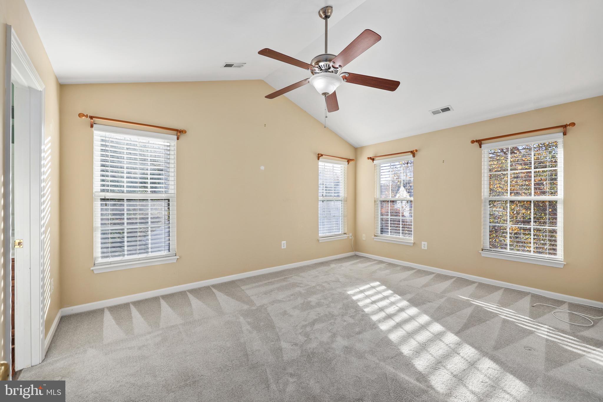 6803 ROBNEL COURT