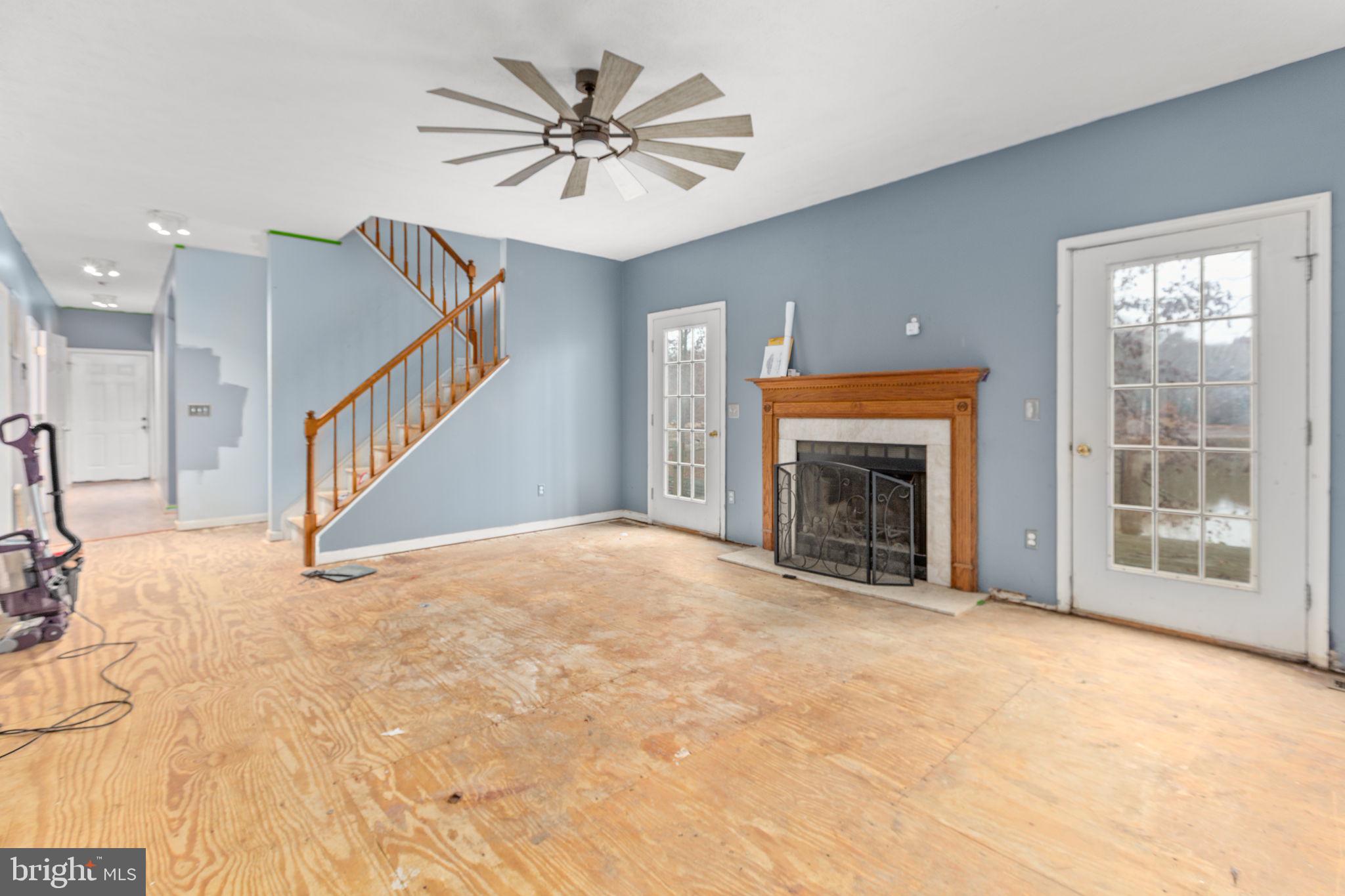 7905 E ROBERT E LEE COURT