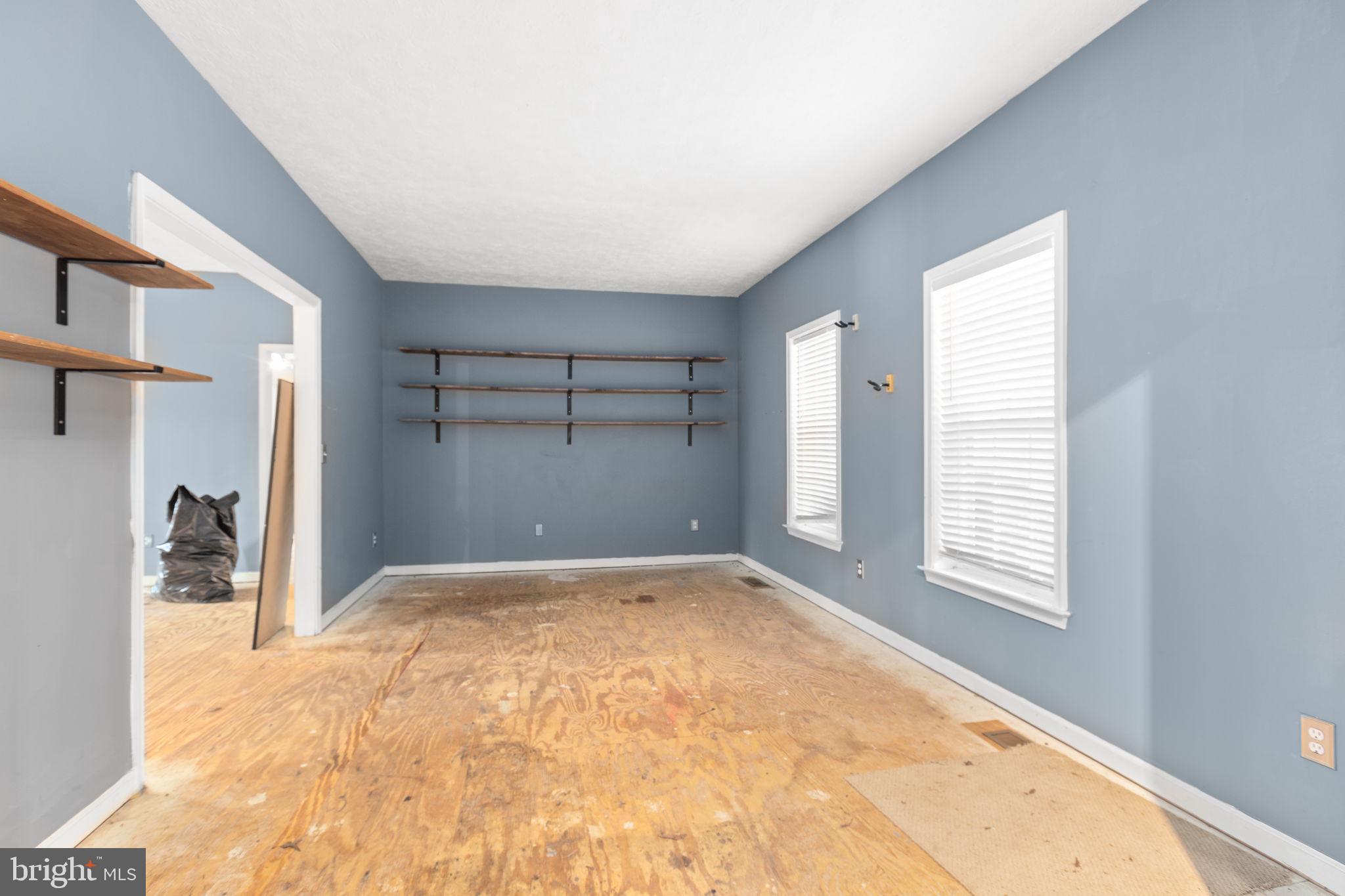 7905 E ROBERT E LEE COURT