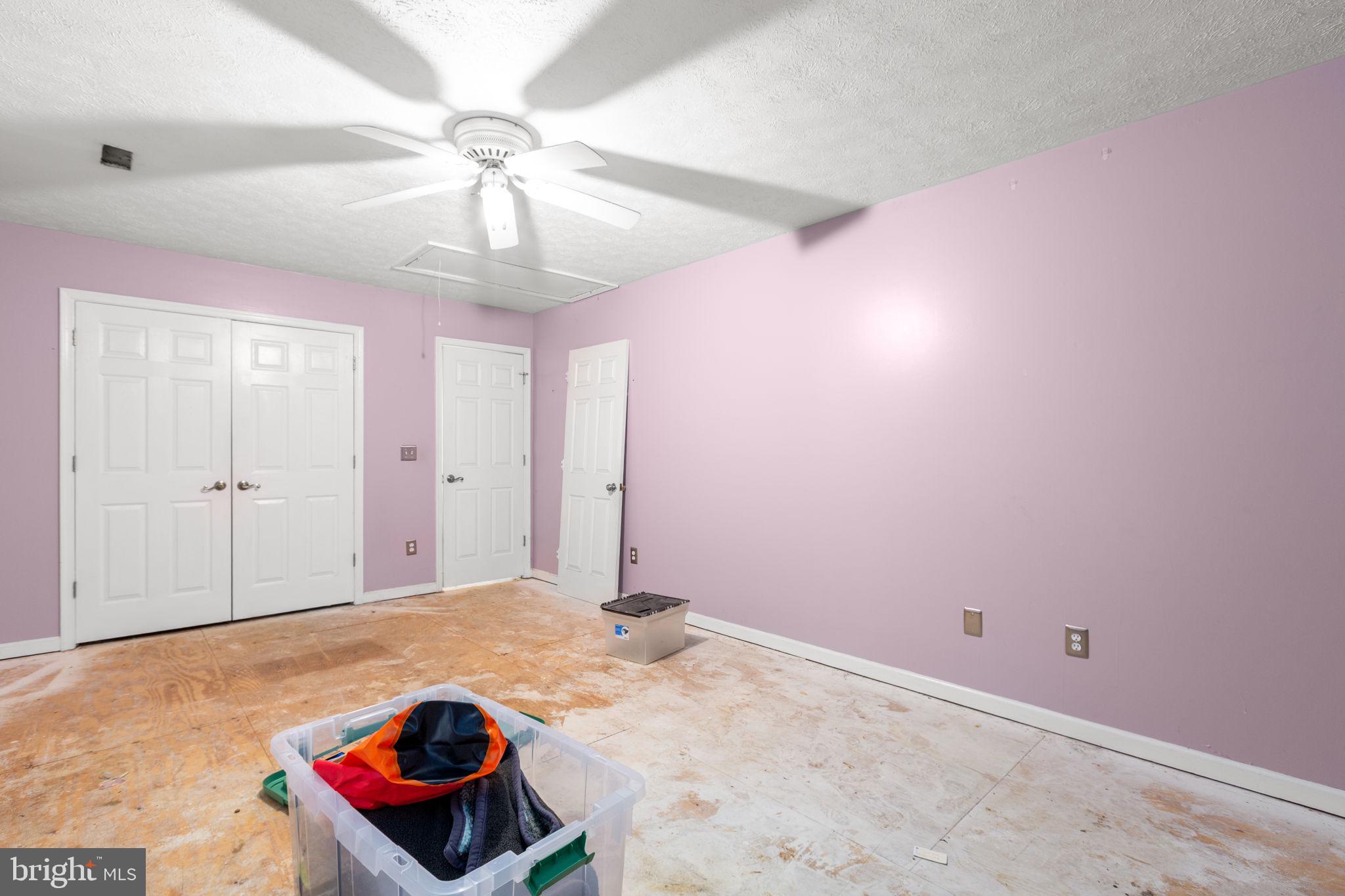 7905 E ROBERT E LEE COURT