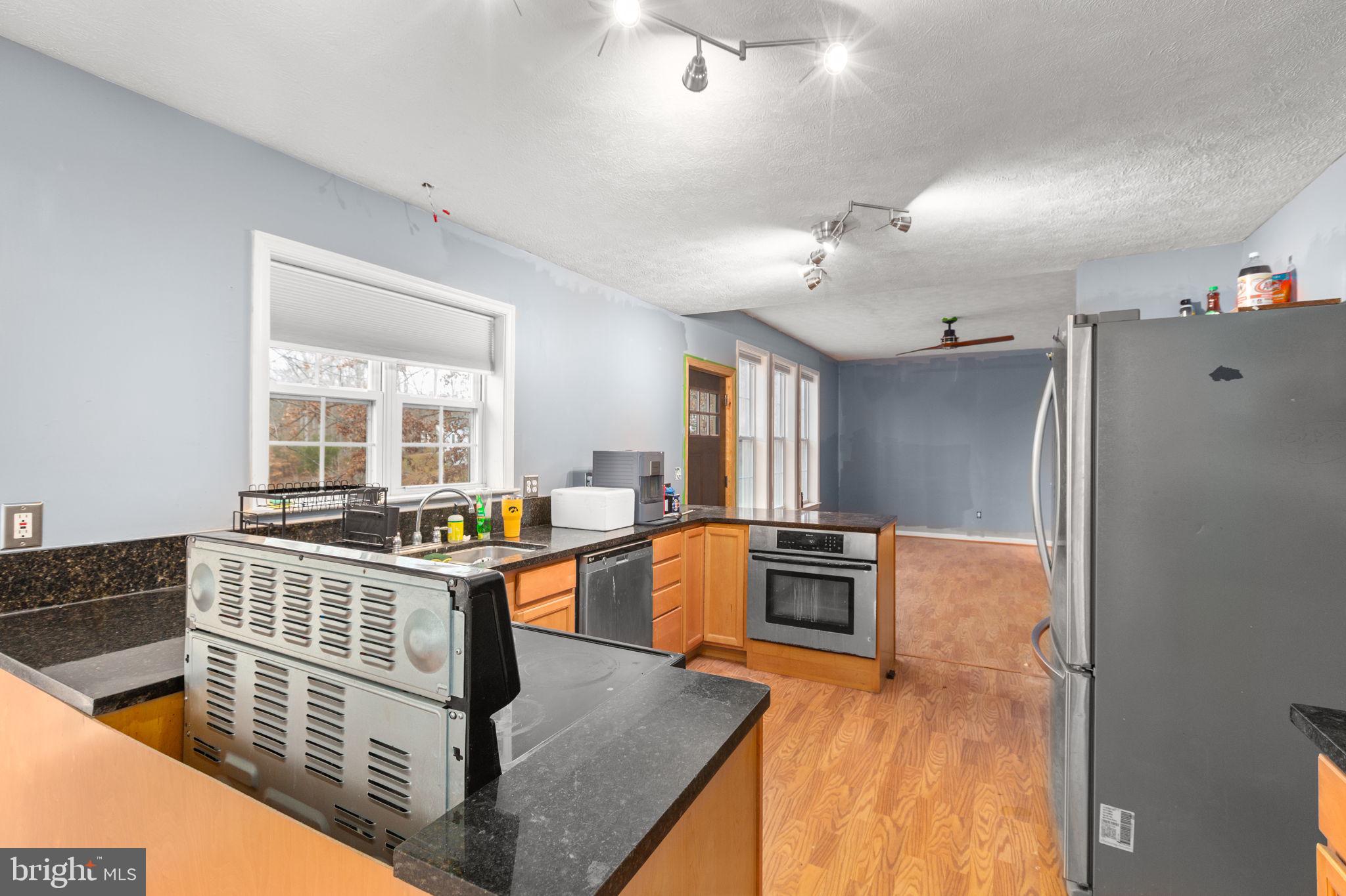 7905 E ROBERT E LEE COURT