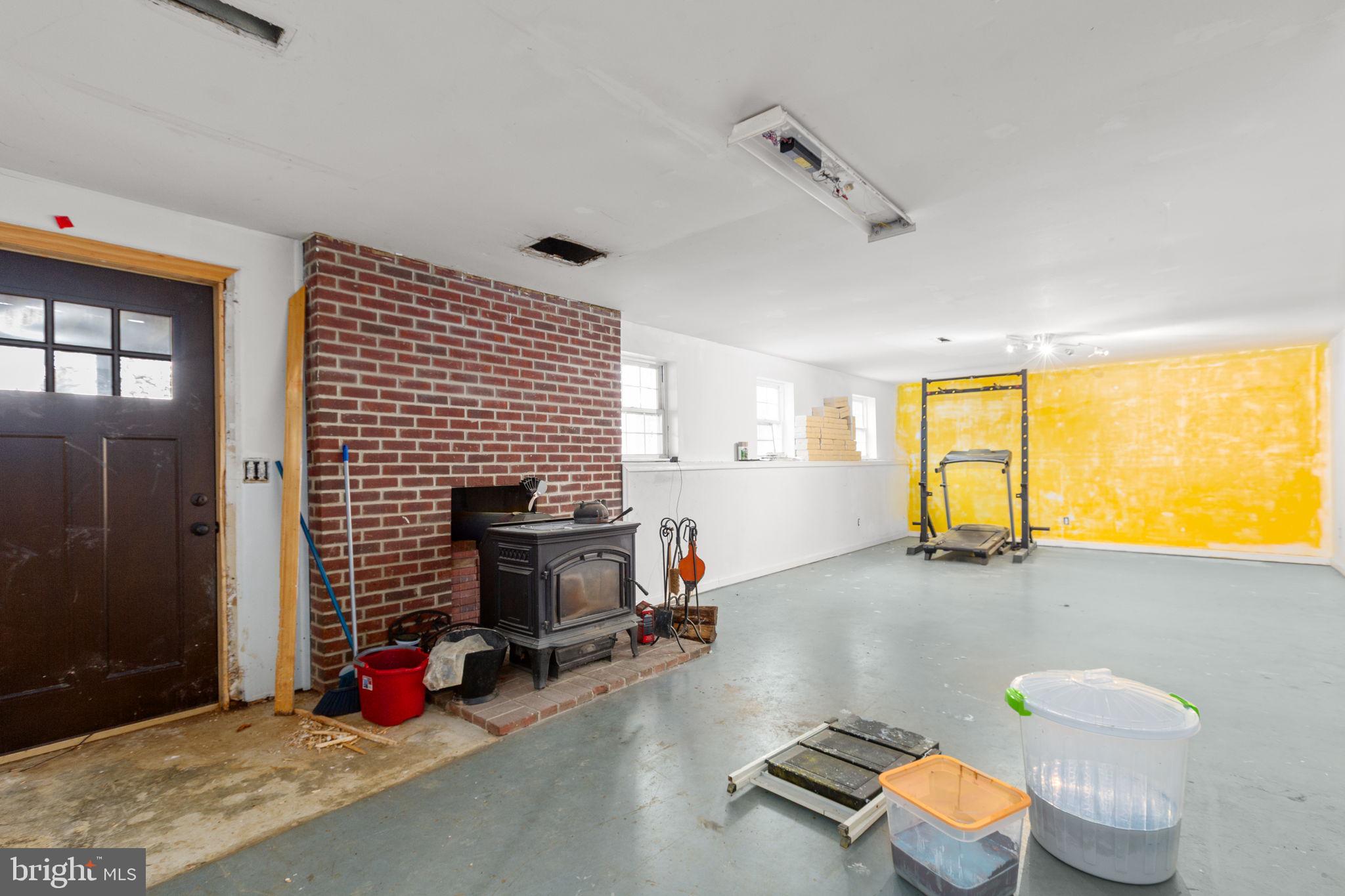 7905 E ROBERT E LEE COURT