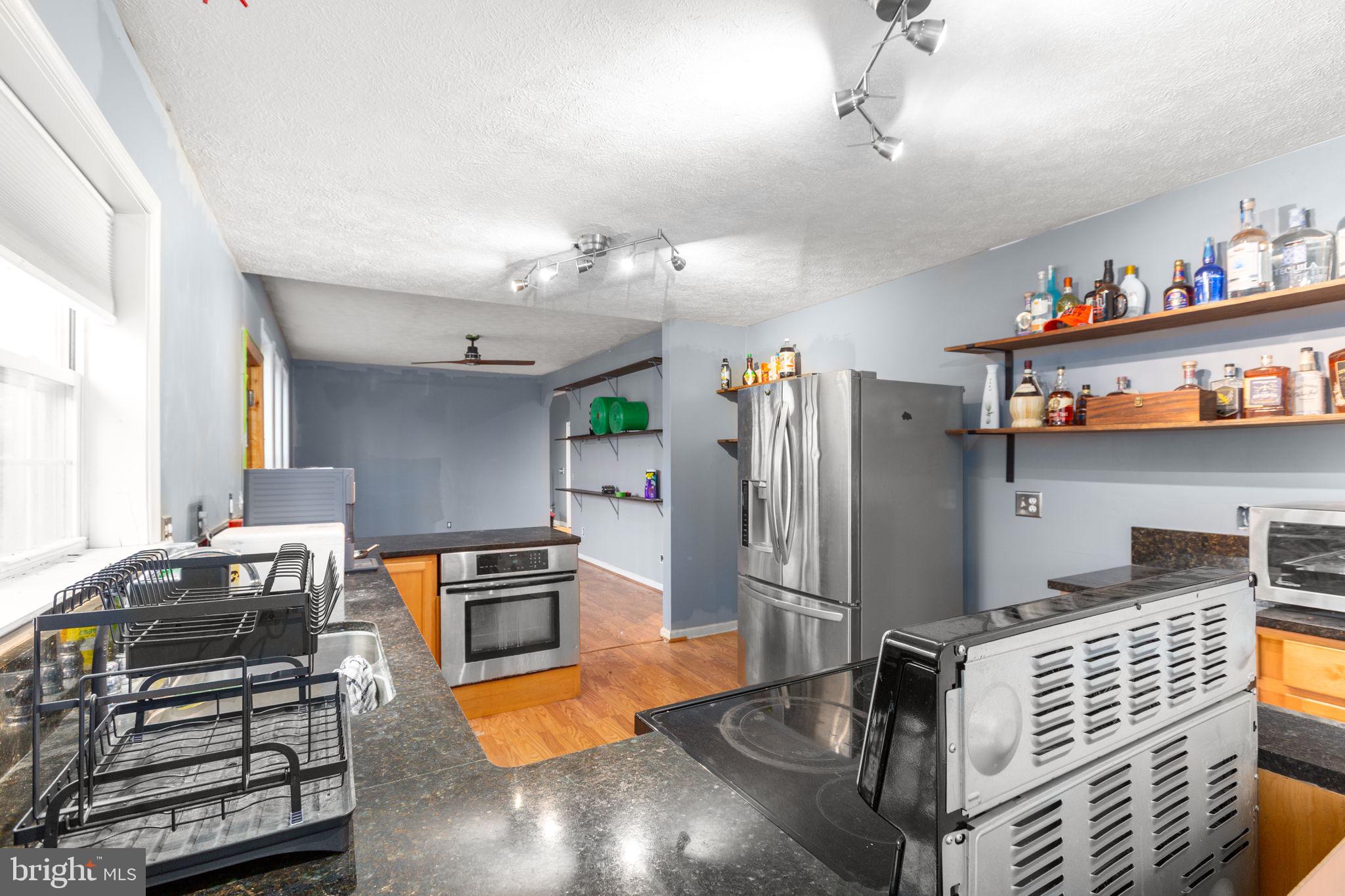 7905 E ROBERT E LEE COURT