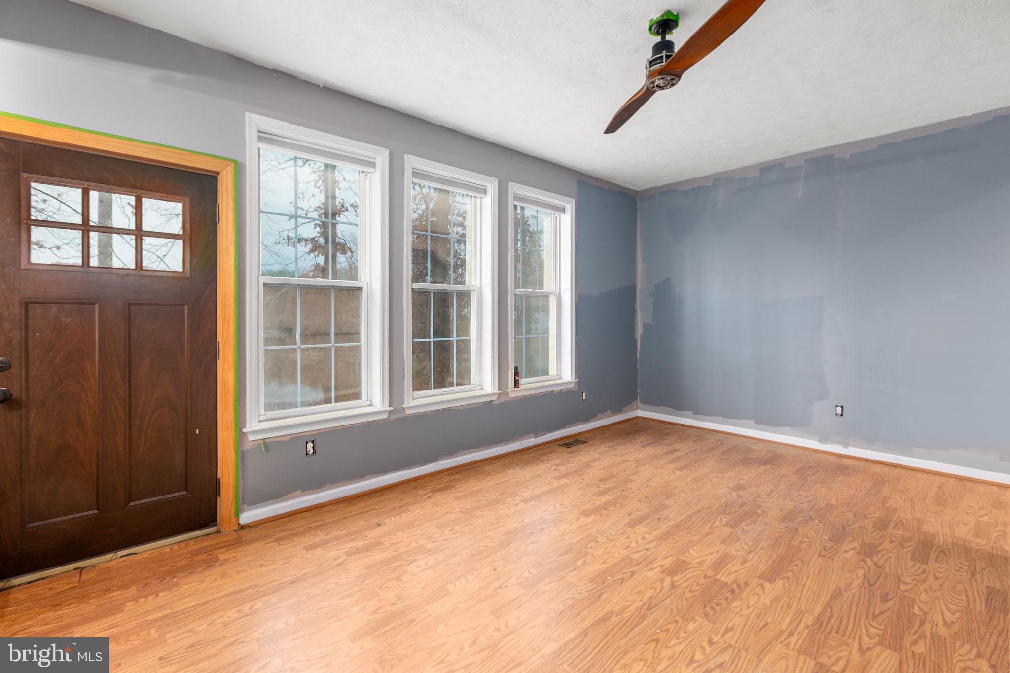 7905 E ROBERT E LEE COURT