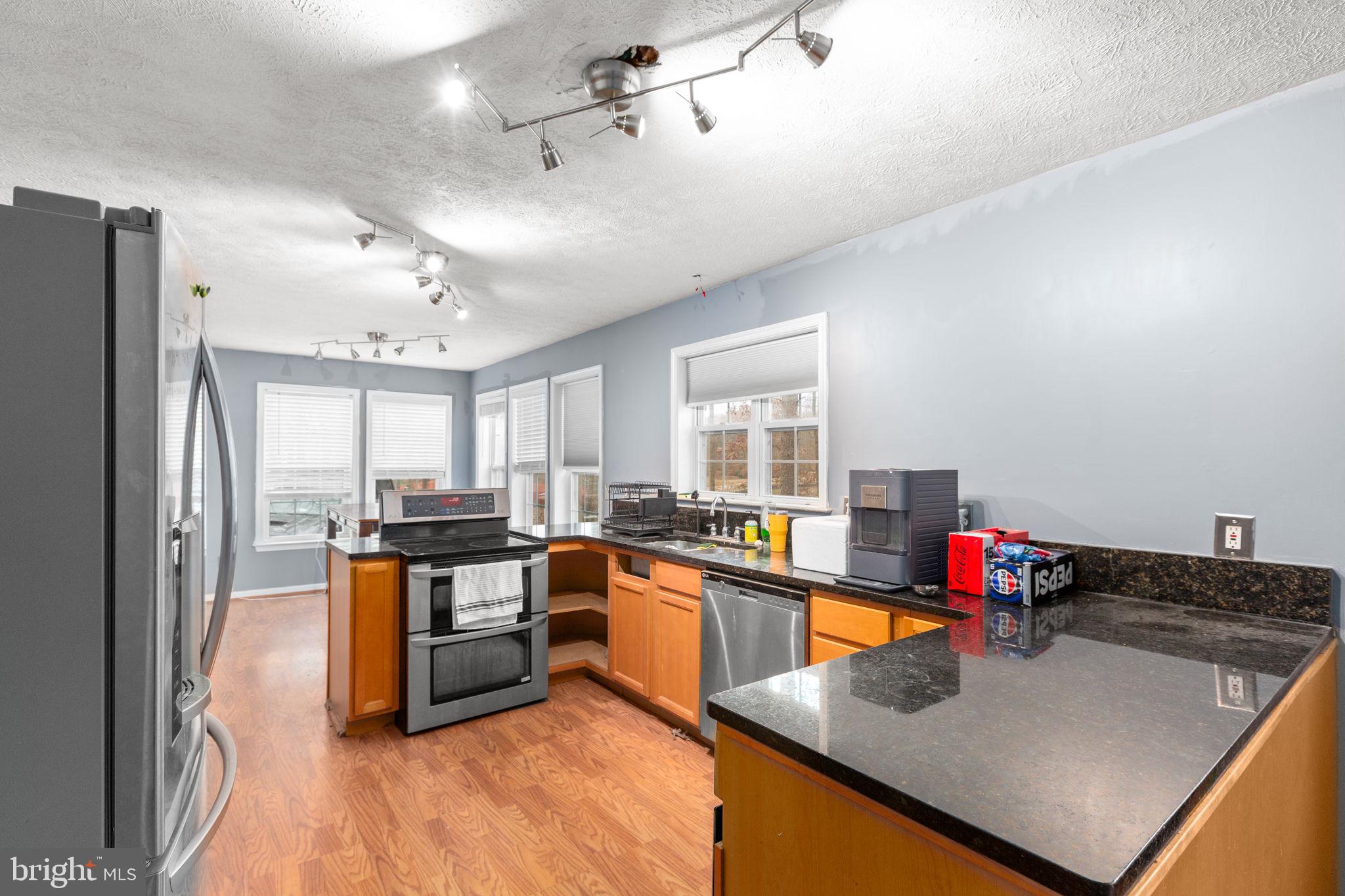 7905 E ROBERT E LEE COURT