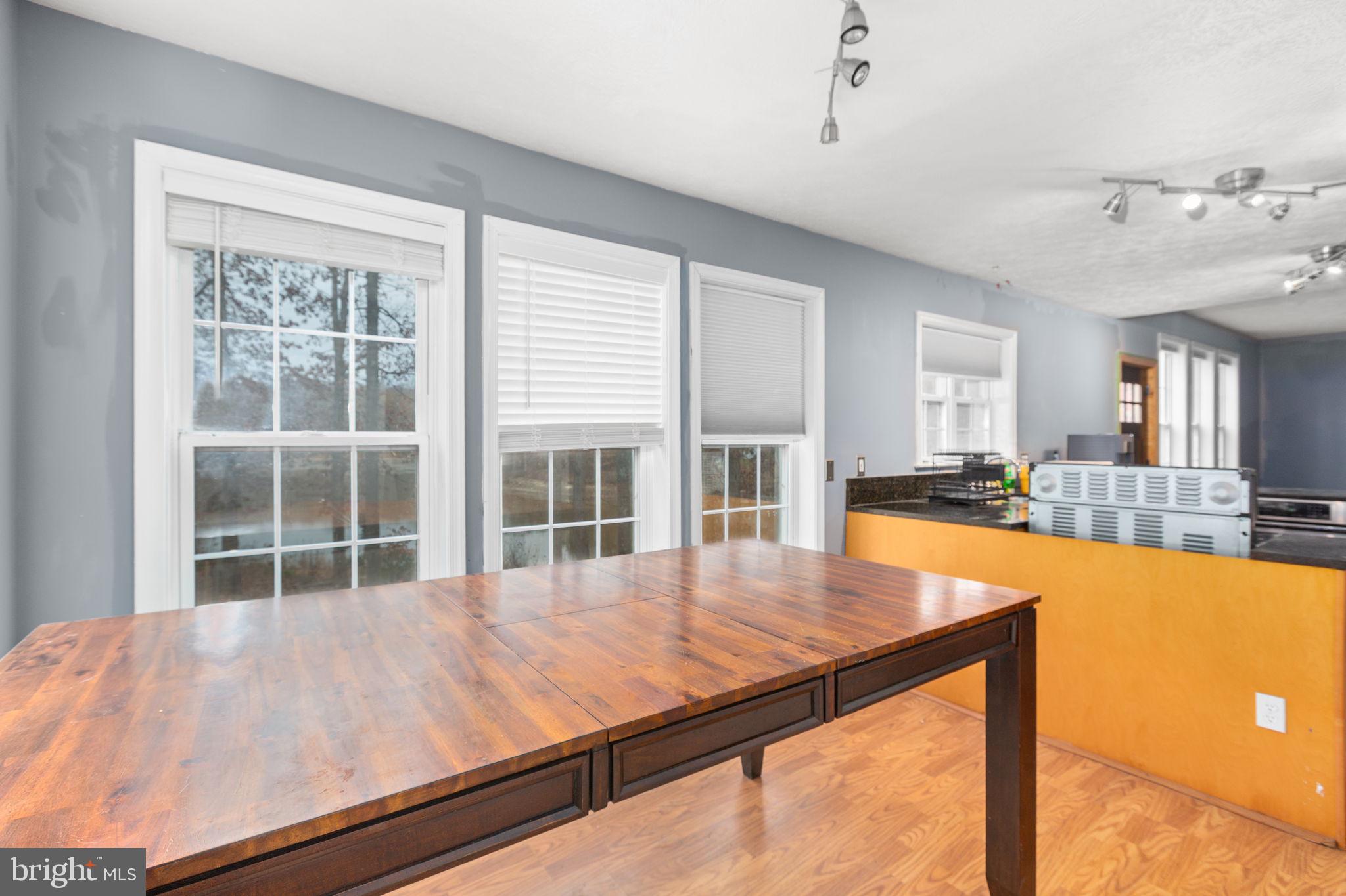 7905 E ROBERT E LEE COURT