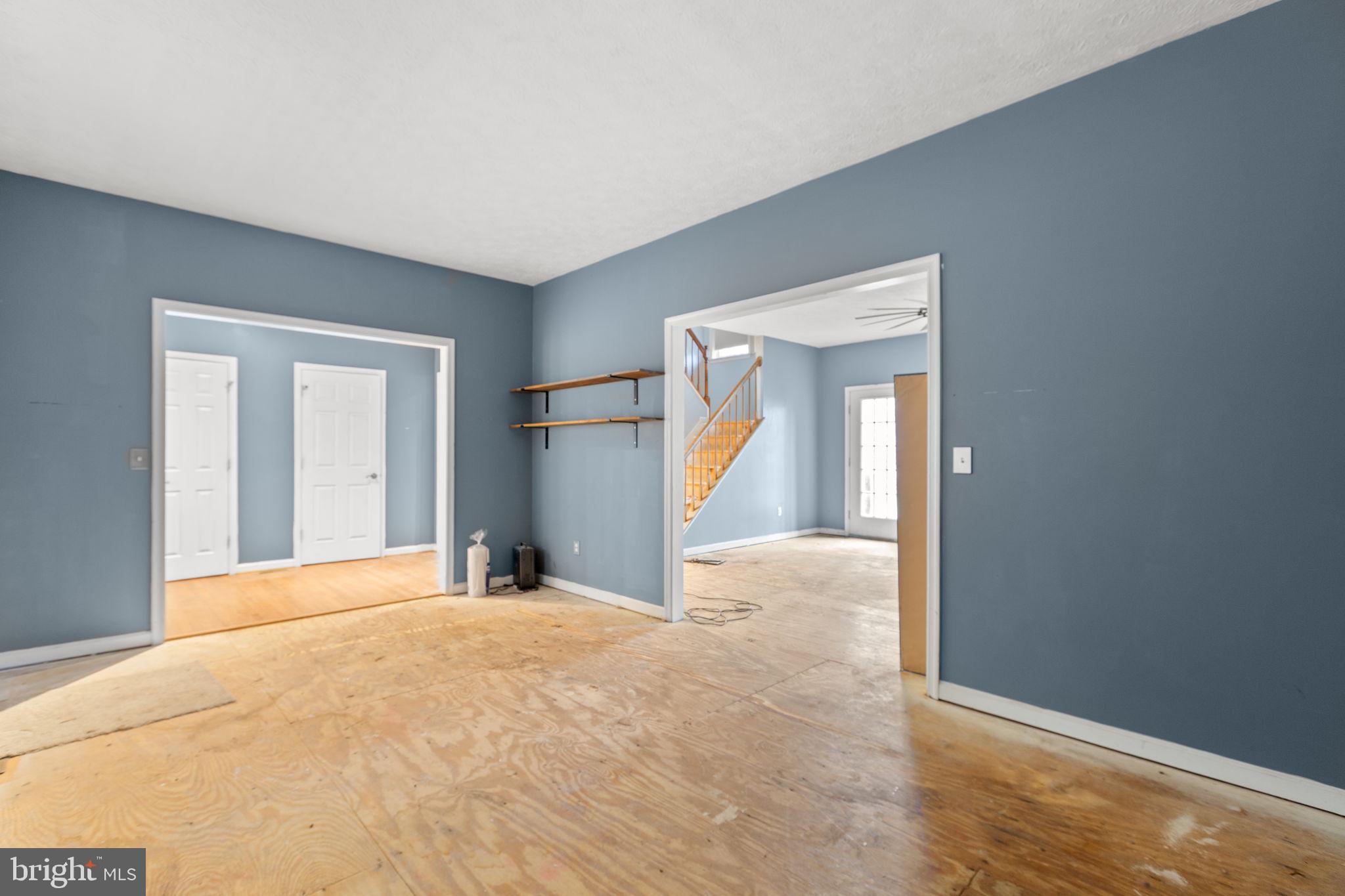 7905 E ROBERT E LEE COURT