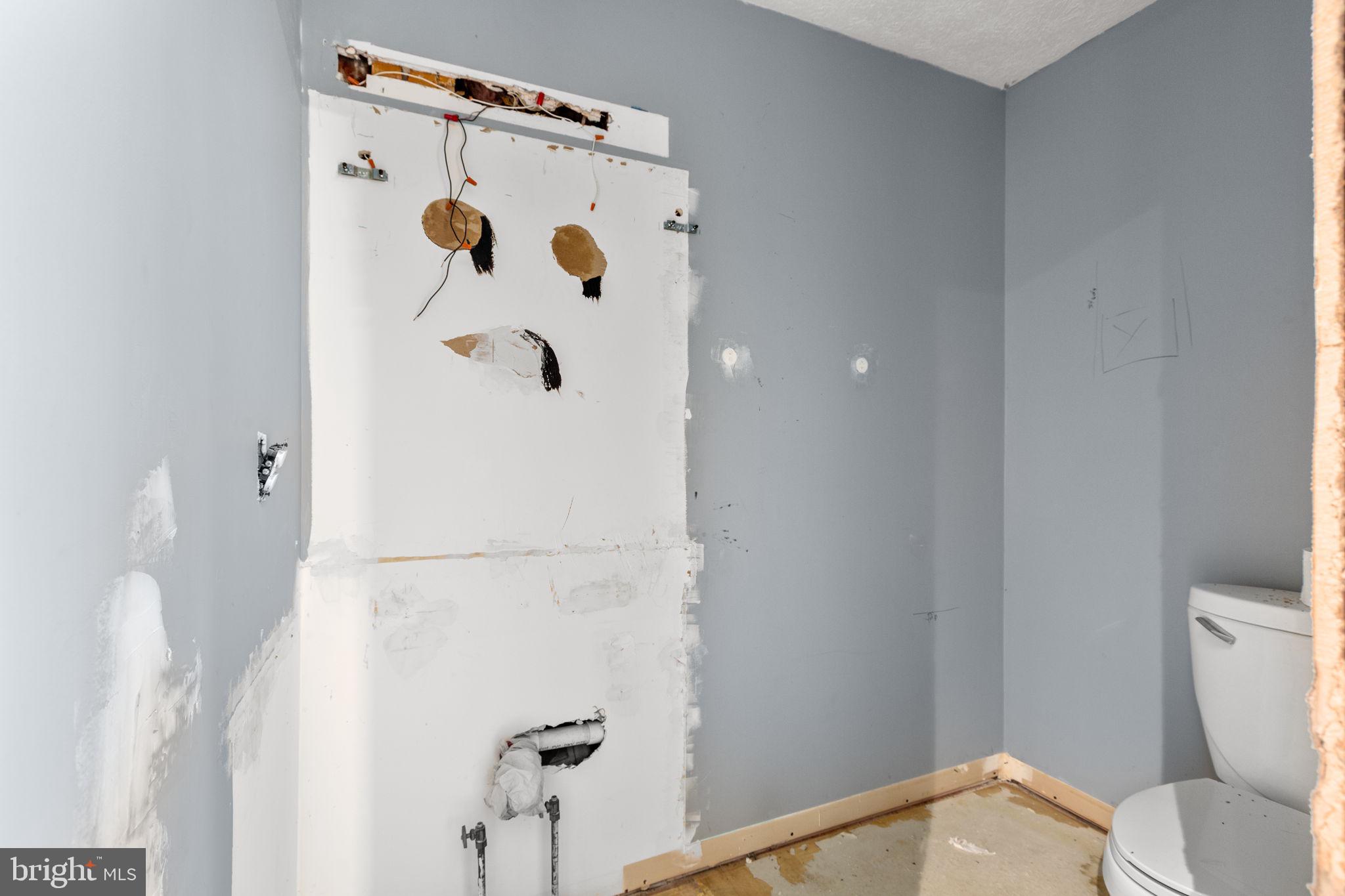 7905 E ROBERT E LEE COURT