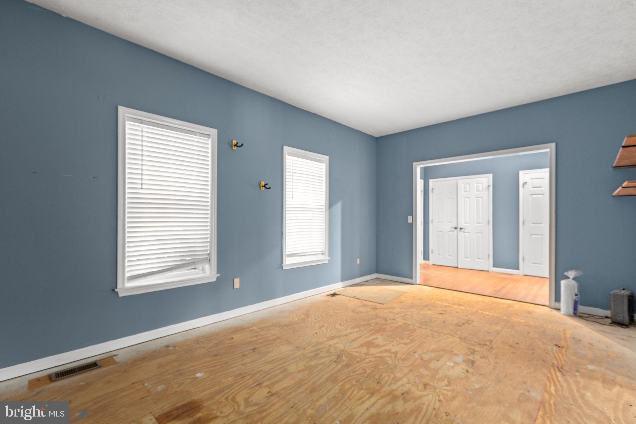 7905 E ROBERT E LEE COURT