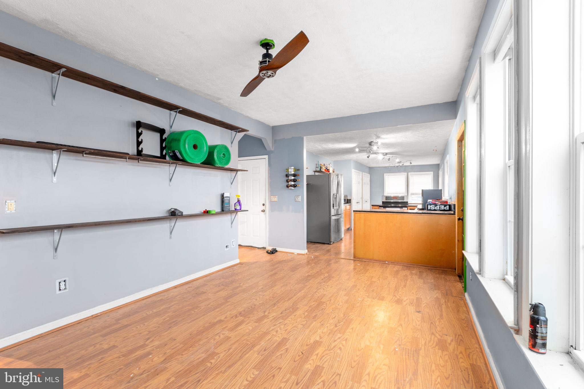 7905 E ROBERT E LEE COURT