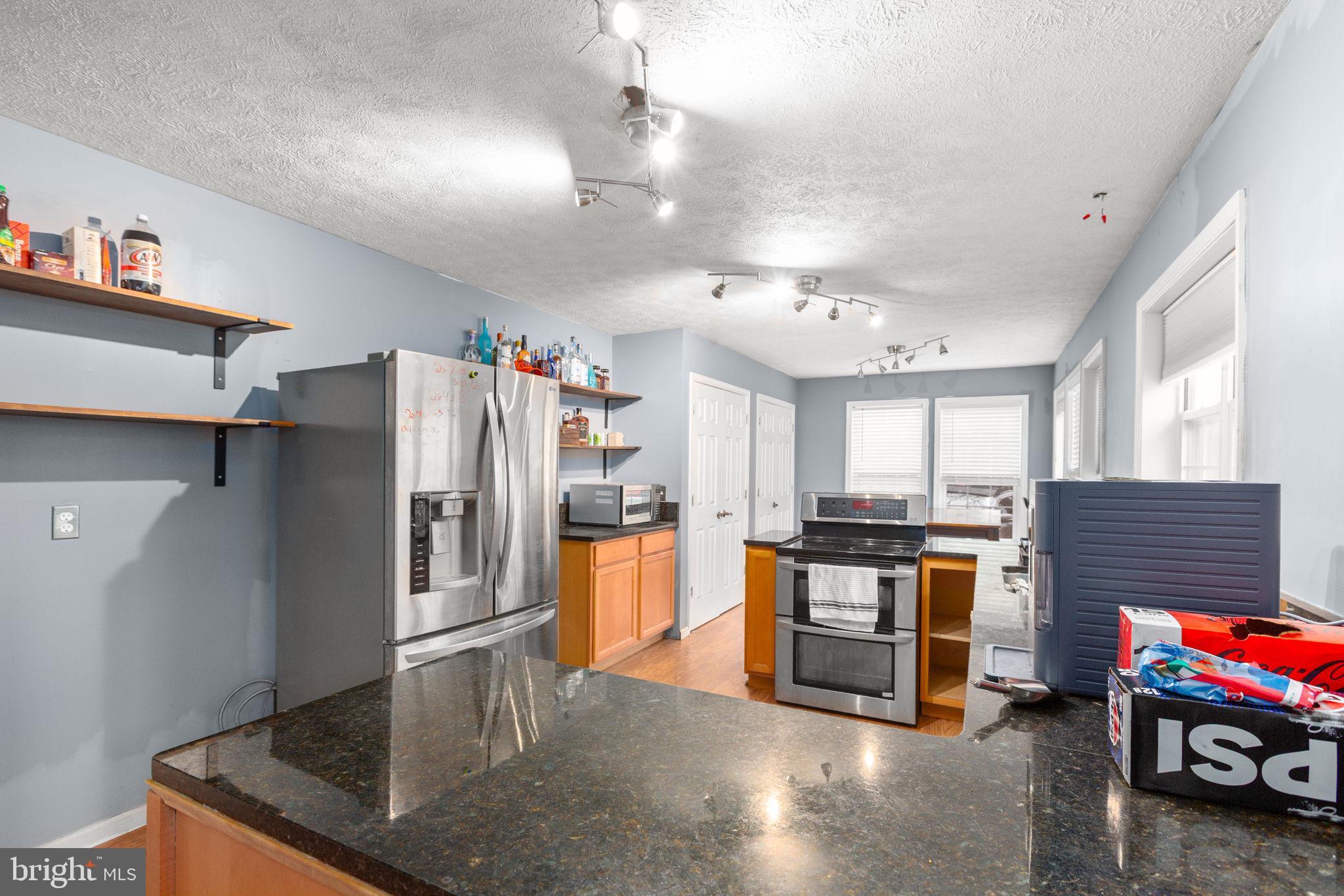 7905 E ROBERT E LEE COURT