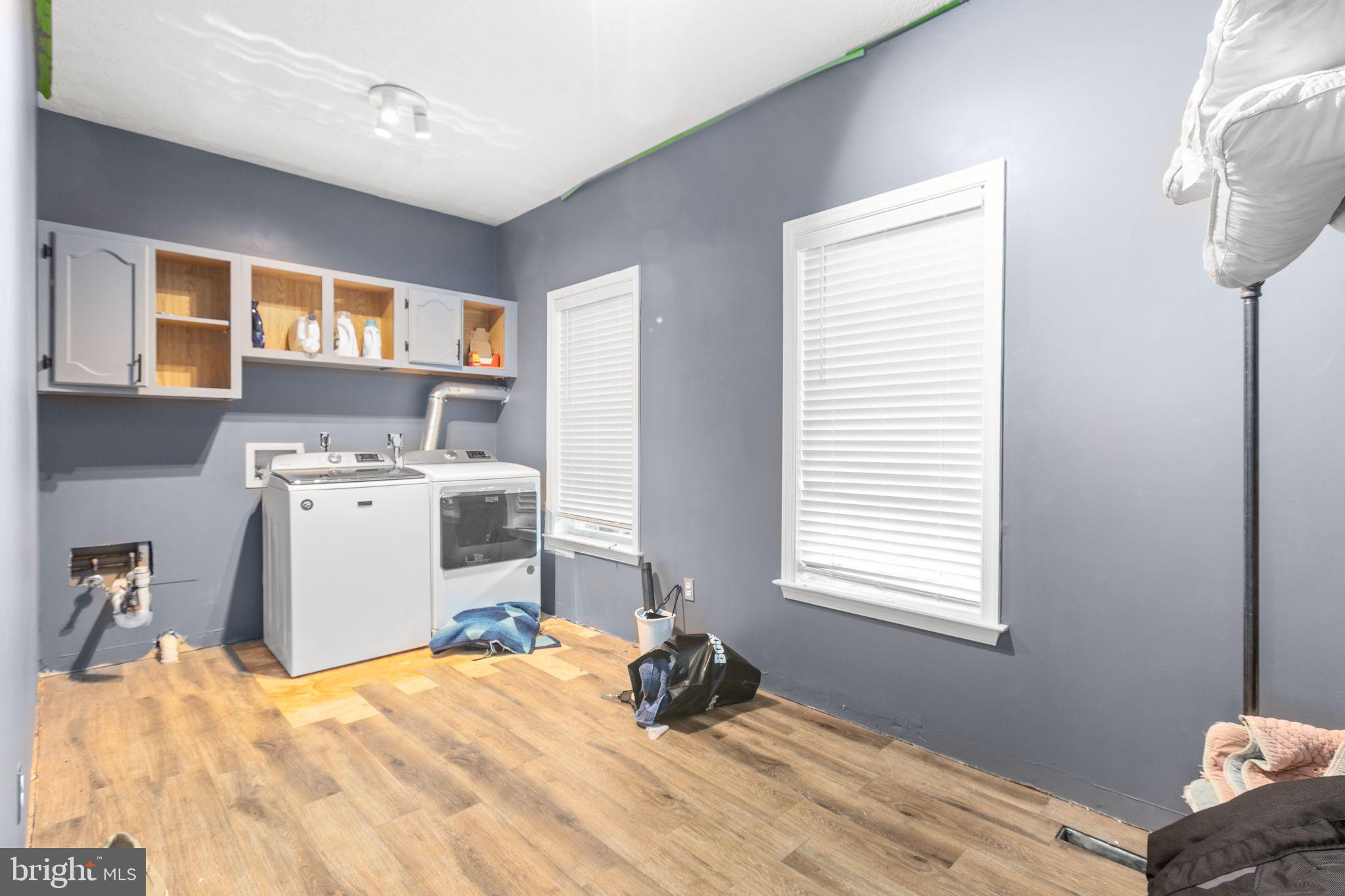 7905 E ROBERT E LEE COURT