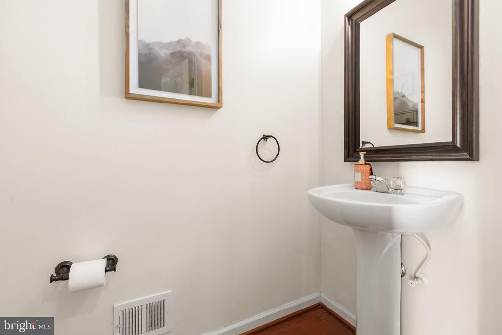 9316 LAUREL OAK DRIVE