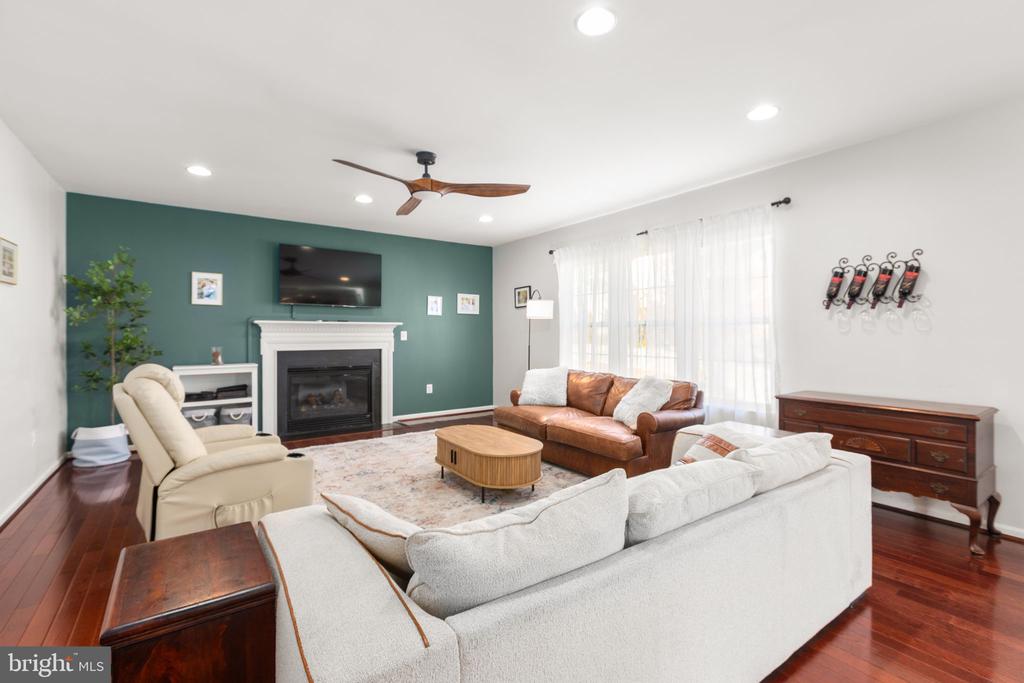 9316 LAUREL OAK DRIVE