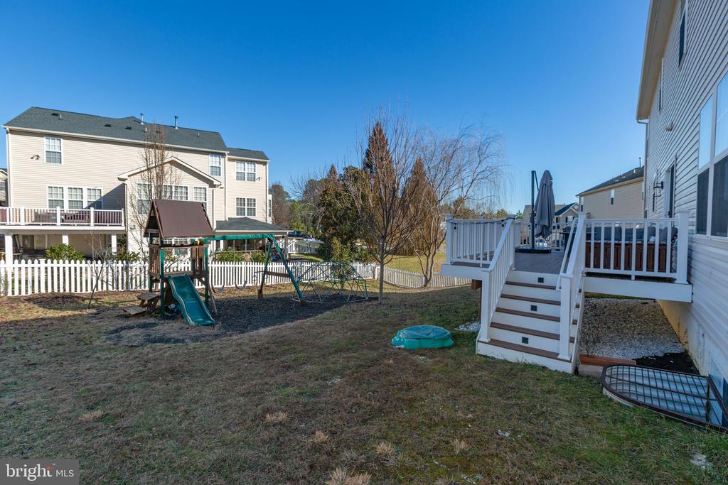 9316 LAUREL OAK DRIVE