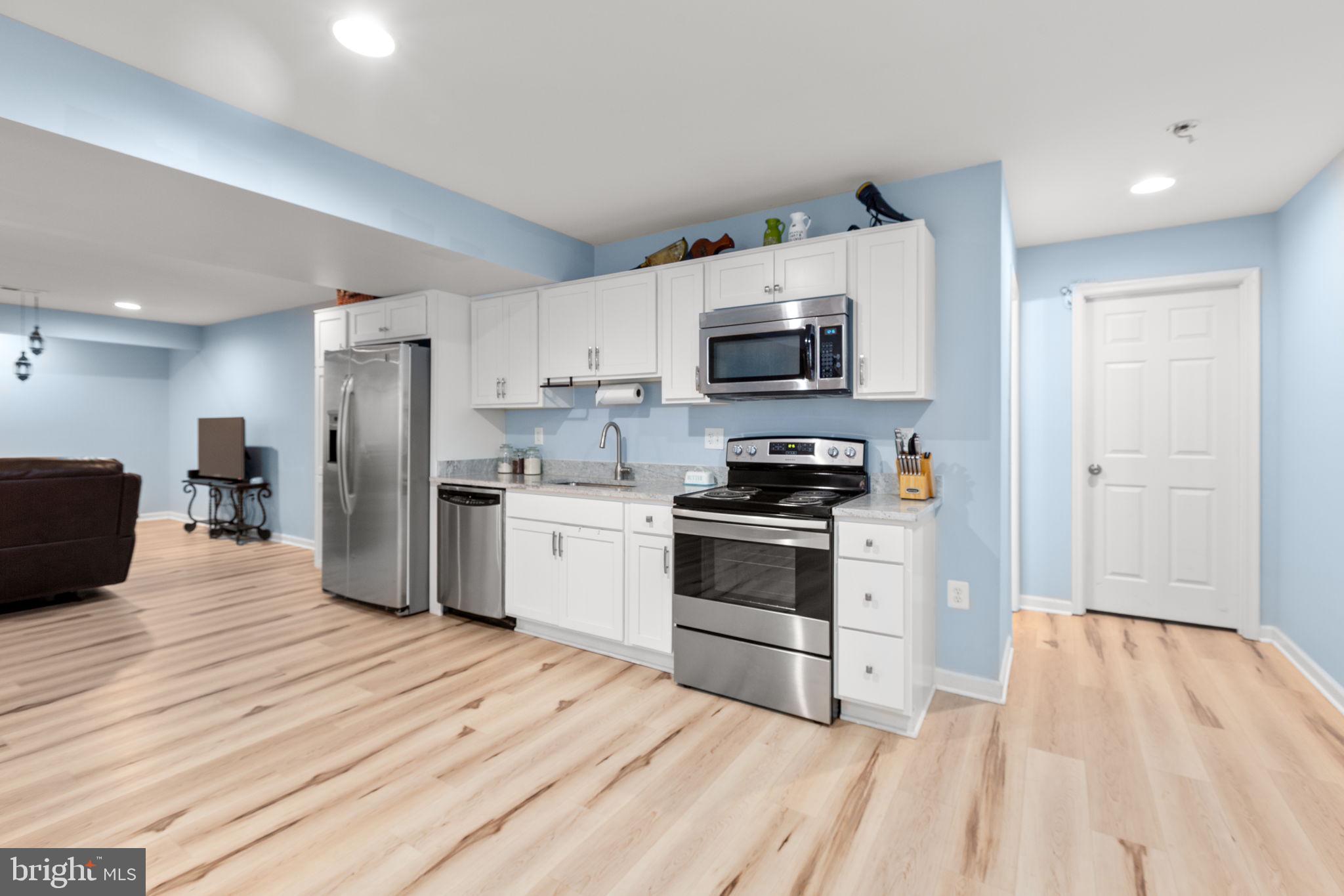 9316 LAUREL OAK DRIVE