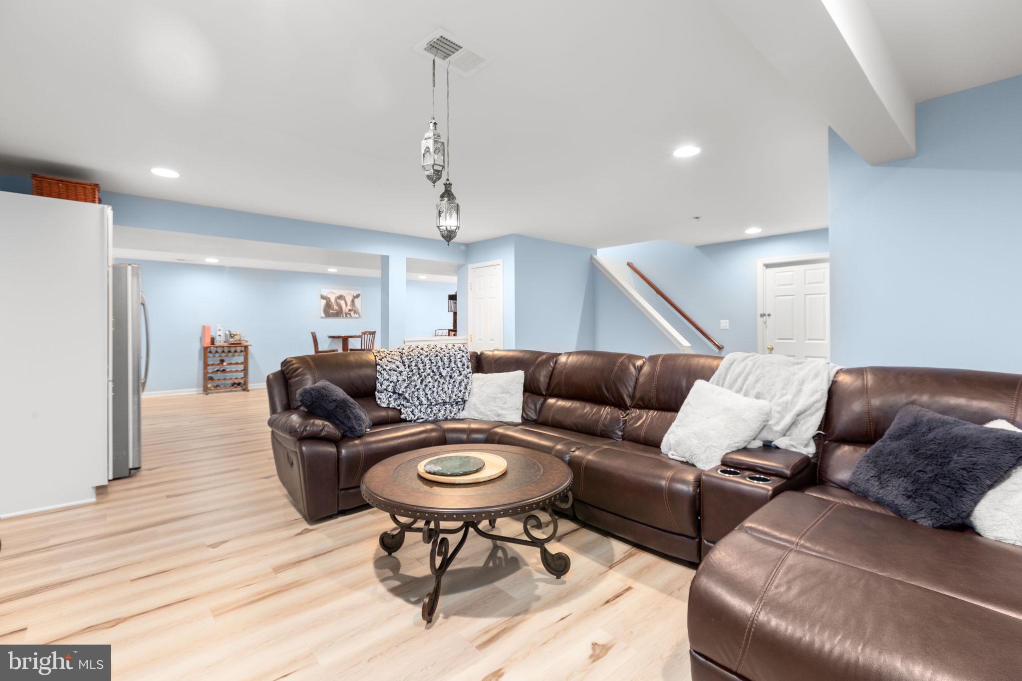 9316 LAUREL OAK DRIVE