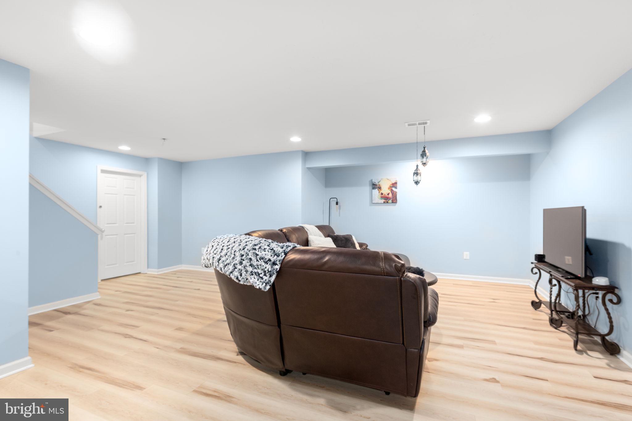 9316 LAUREL OAK DRIVE