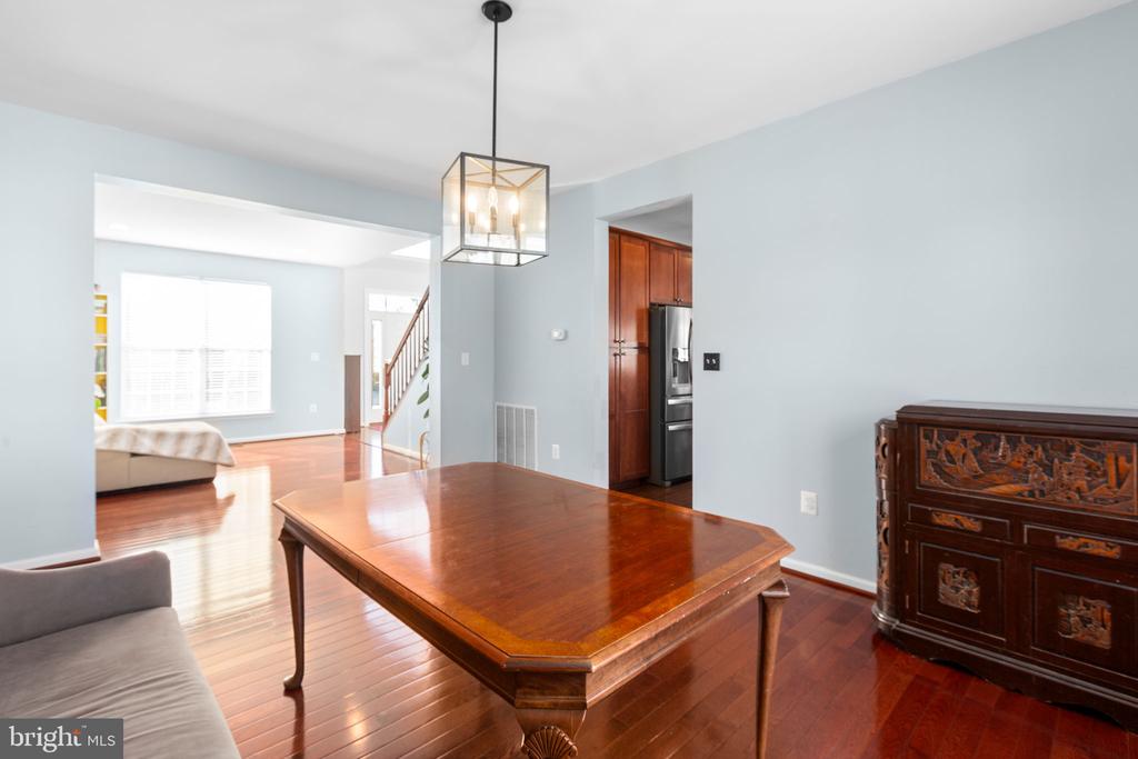 9316 LAUREL OAK DRIVE