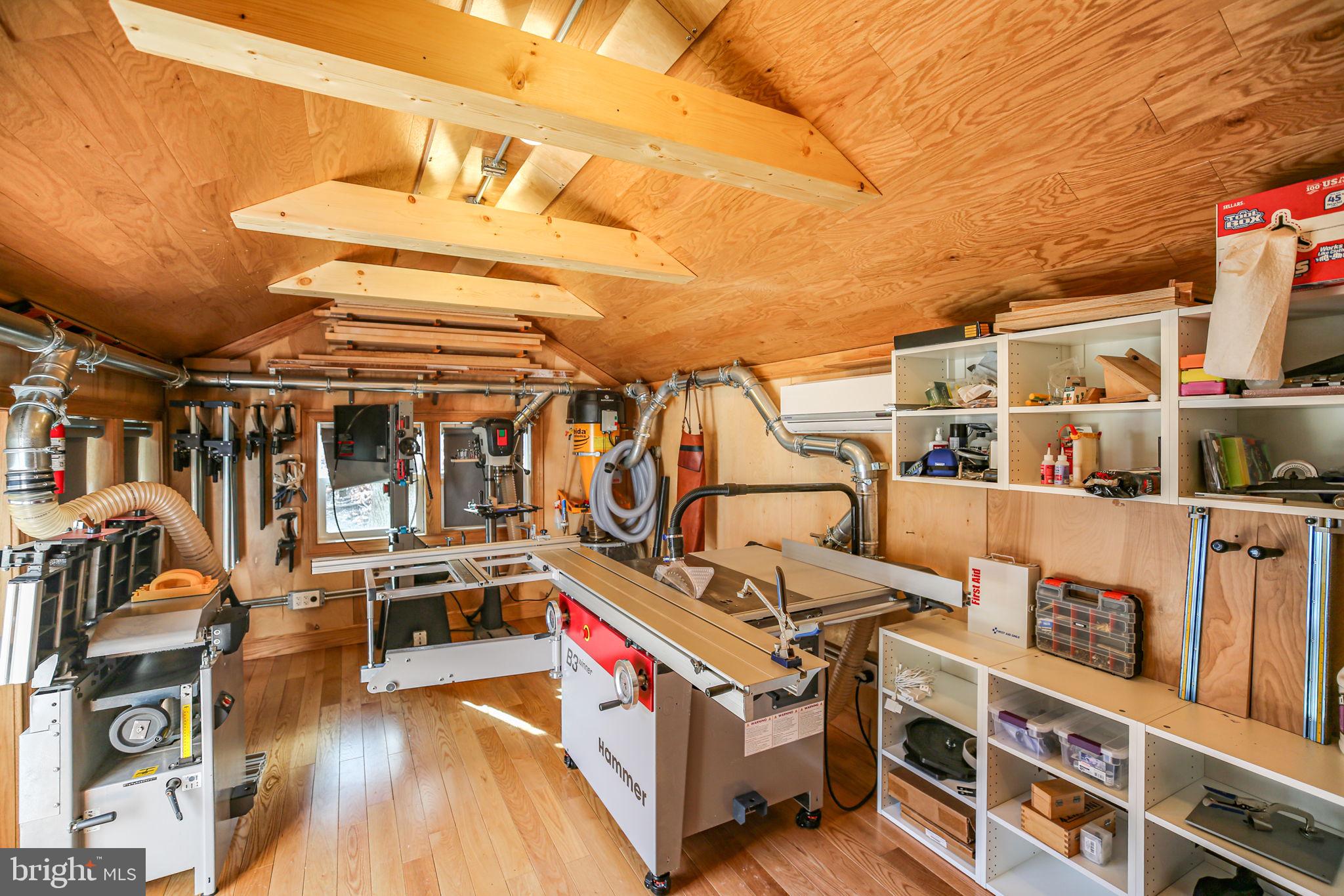 5909 N CRANSTON LANE