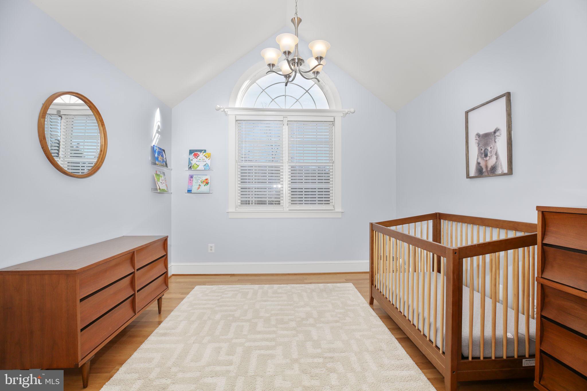 5909 N CRANSTON LANE