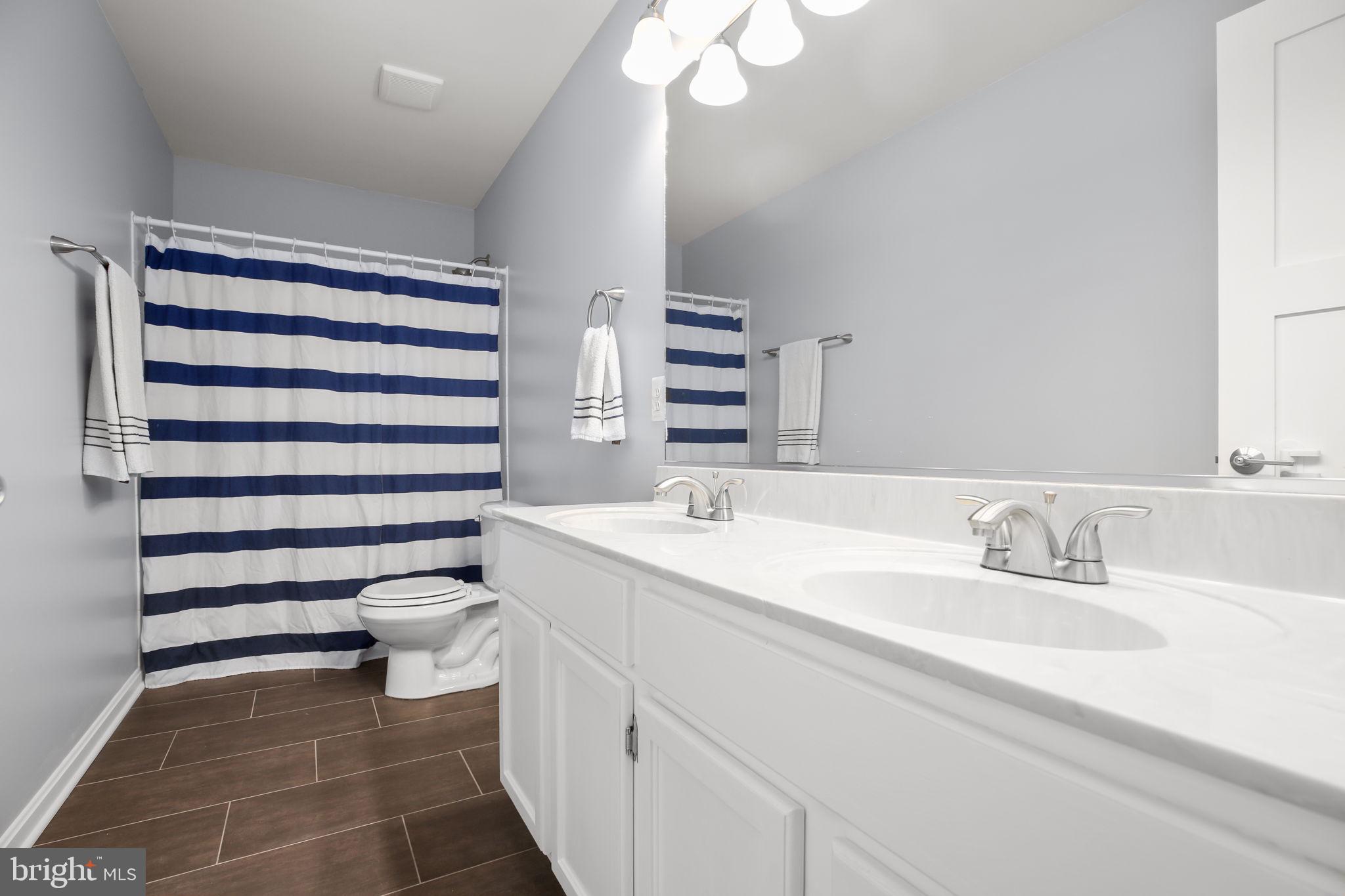 5909 N CRANSTON LANE