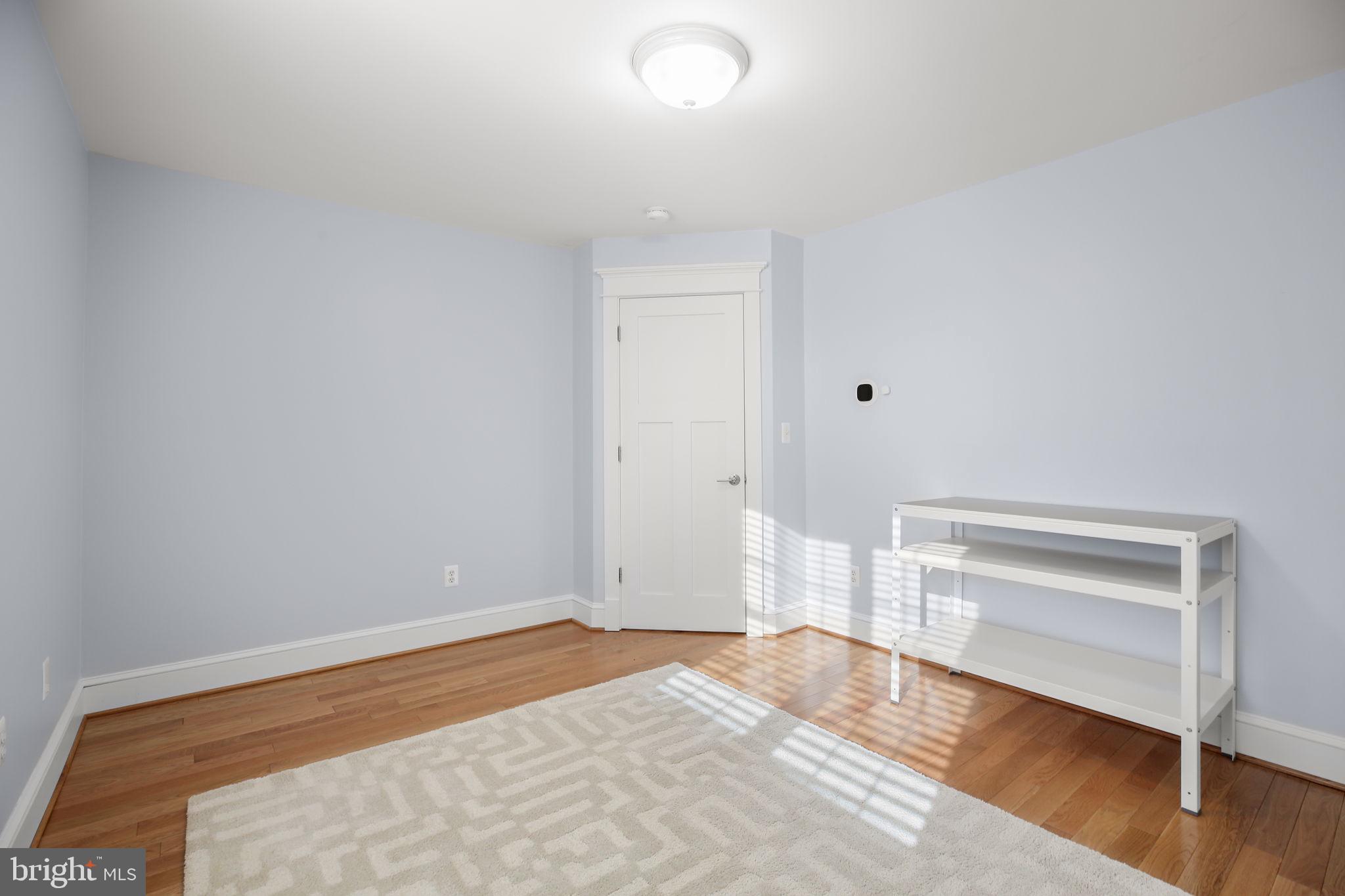 5909 N CRANSTON LANE