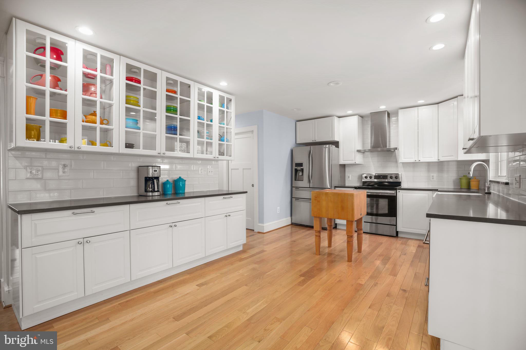 5909 N CRANSTON LANE