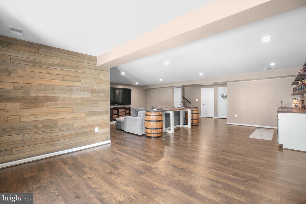 8714 WILMORE LANE