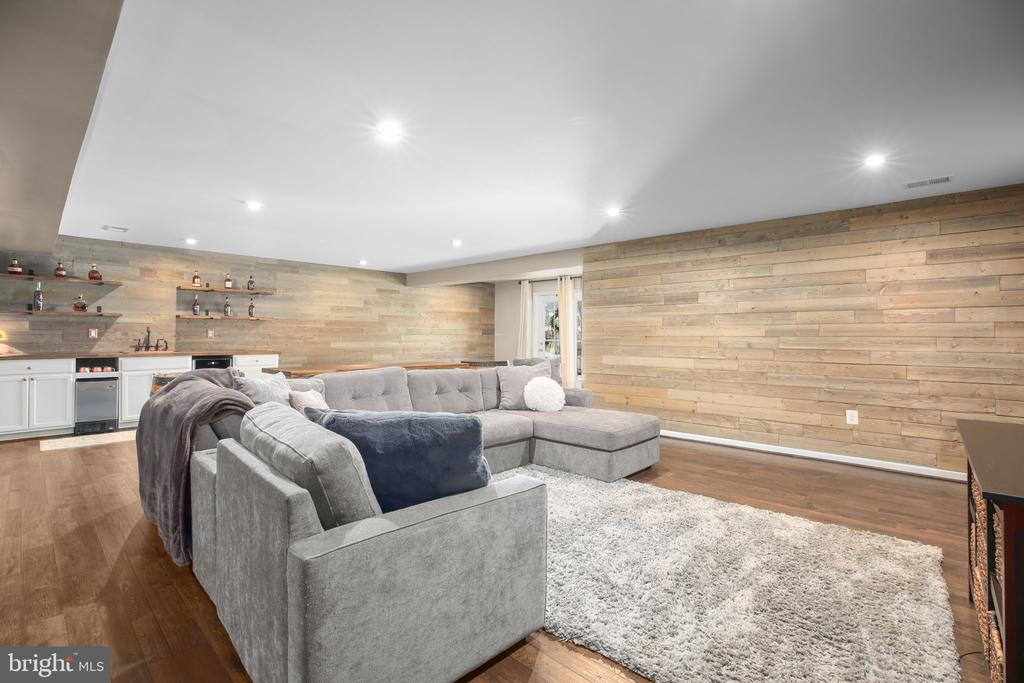 8714 WILMORE LANE