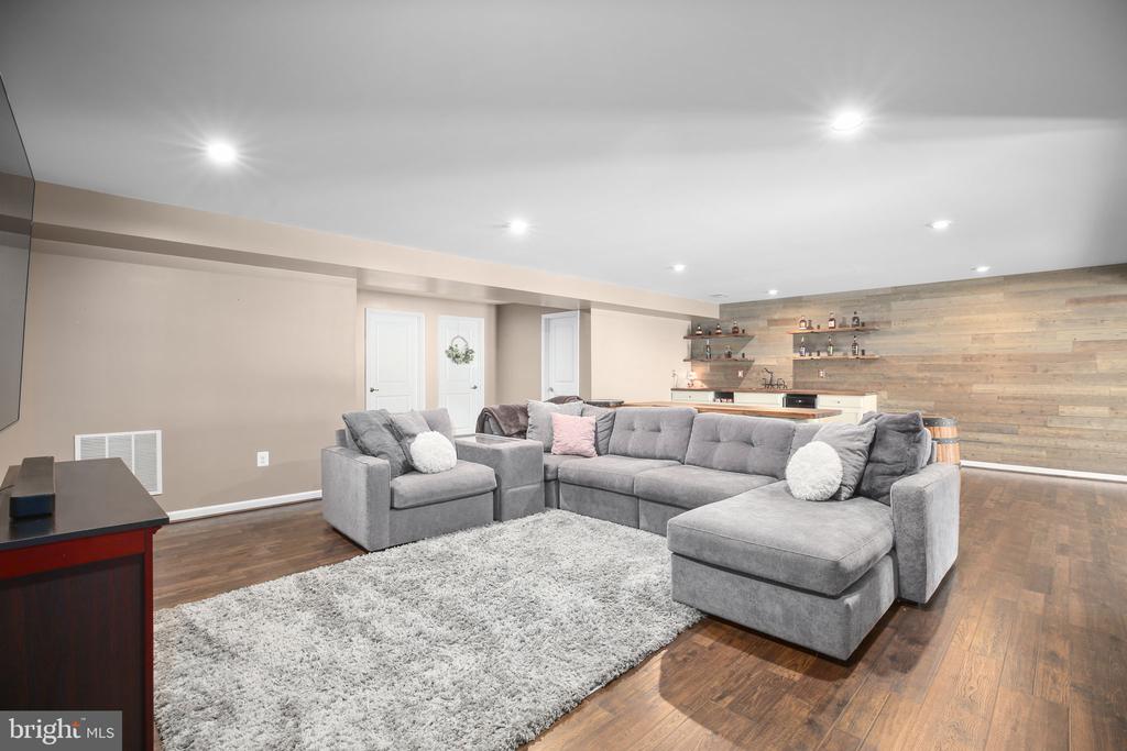 8714 WILMORE LANE