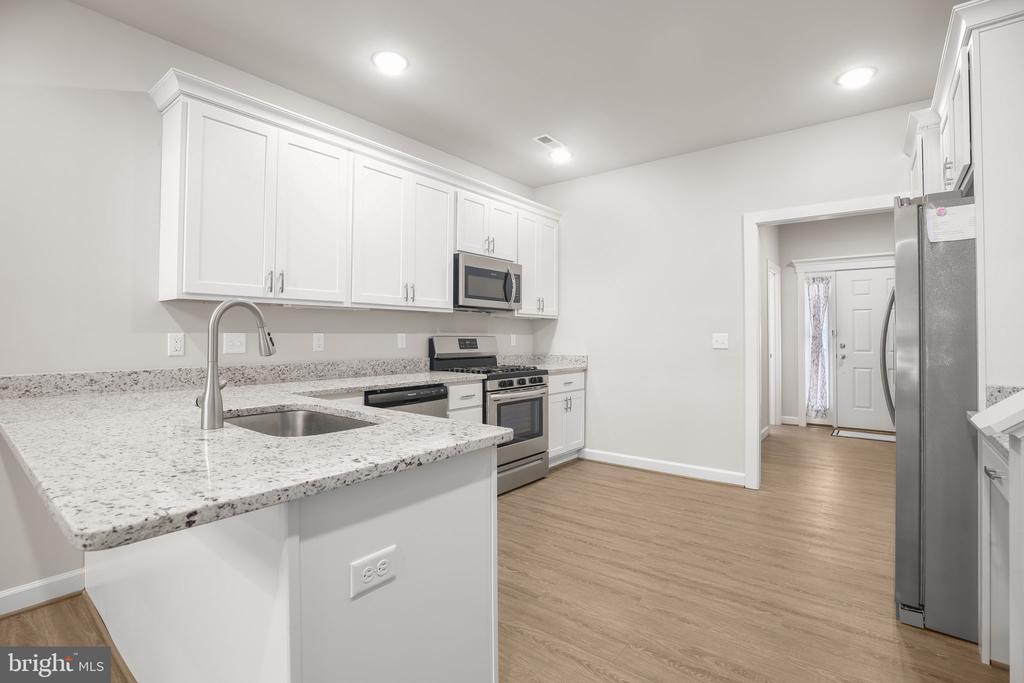 5711 FINLEY ROSE COURT